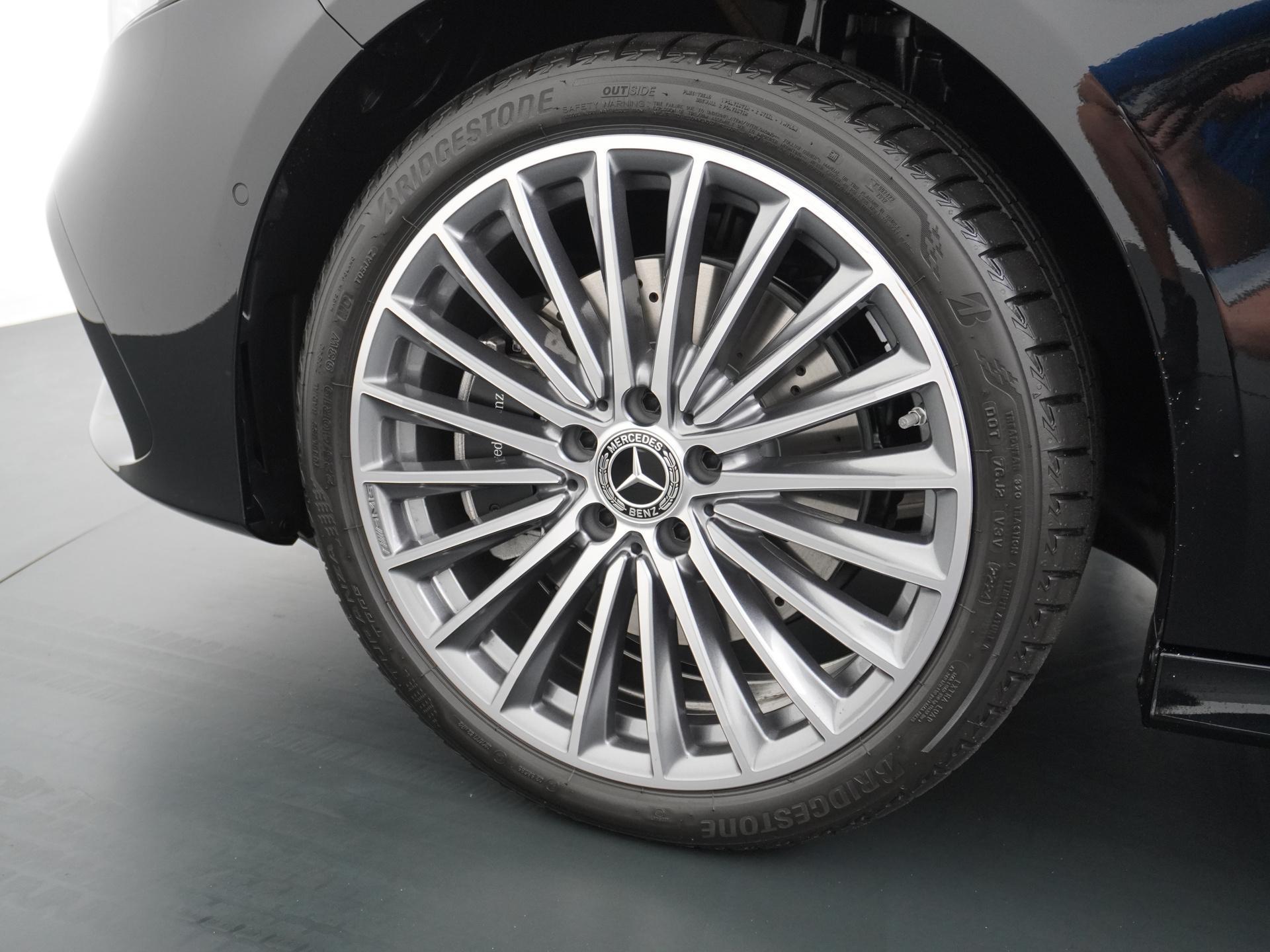 Mercedes-Benz A-Klasse 250 e Star Edition AMG Line Plus 21