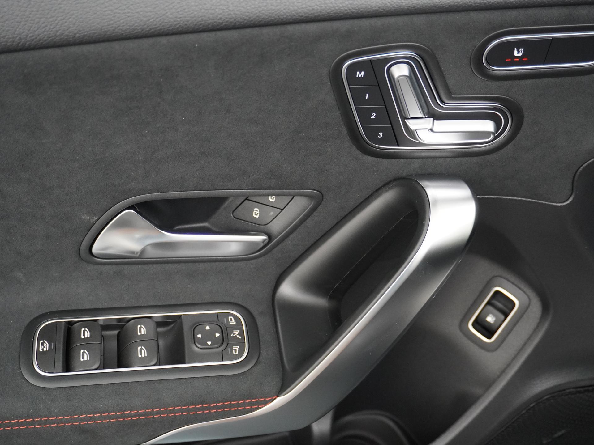 Mercedes-Benz A-Klasse 250 e Star Edition AMG Line Plus 46