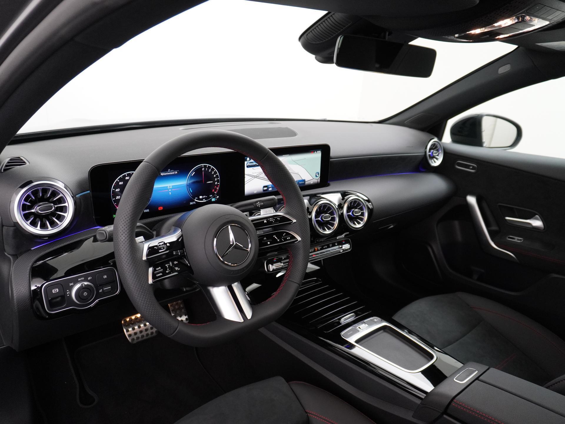 Mercedes-Benz A-Klasse 250 e Star Edition AMG Line 1