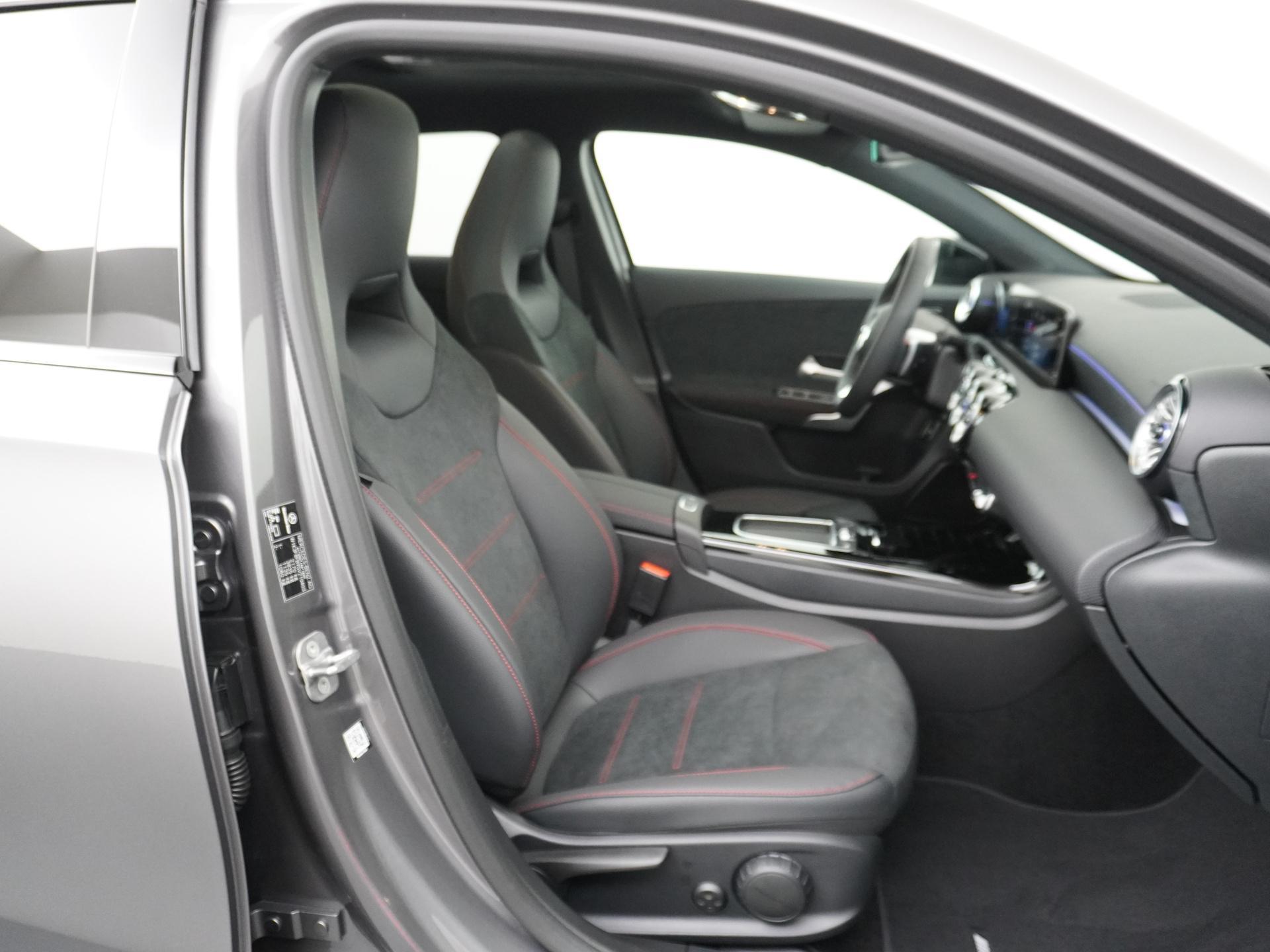 Mercedes-Benz A-Klasse 250 e Star Edition AMG Line 52