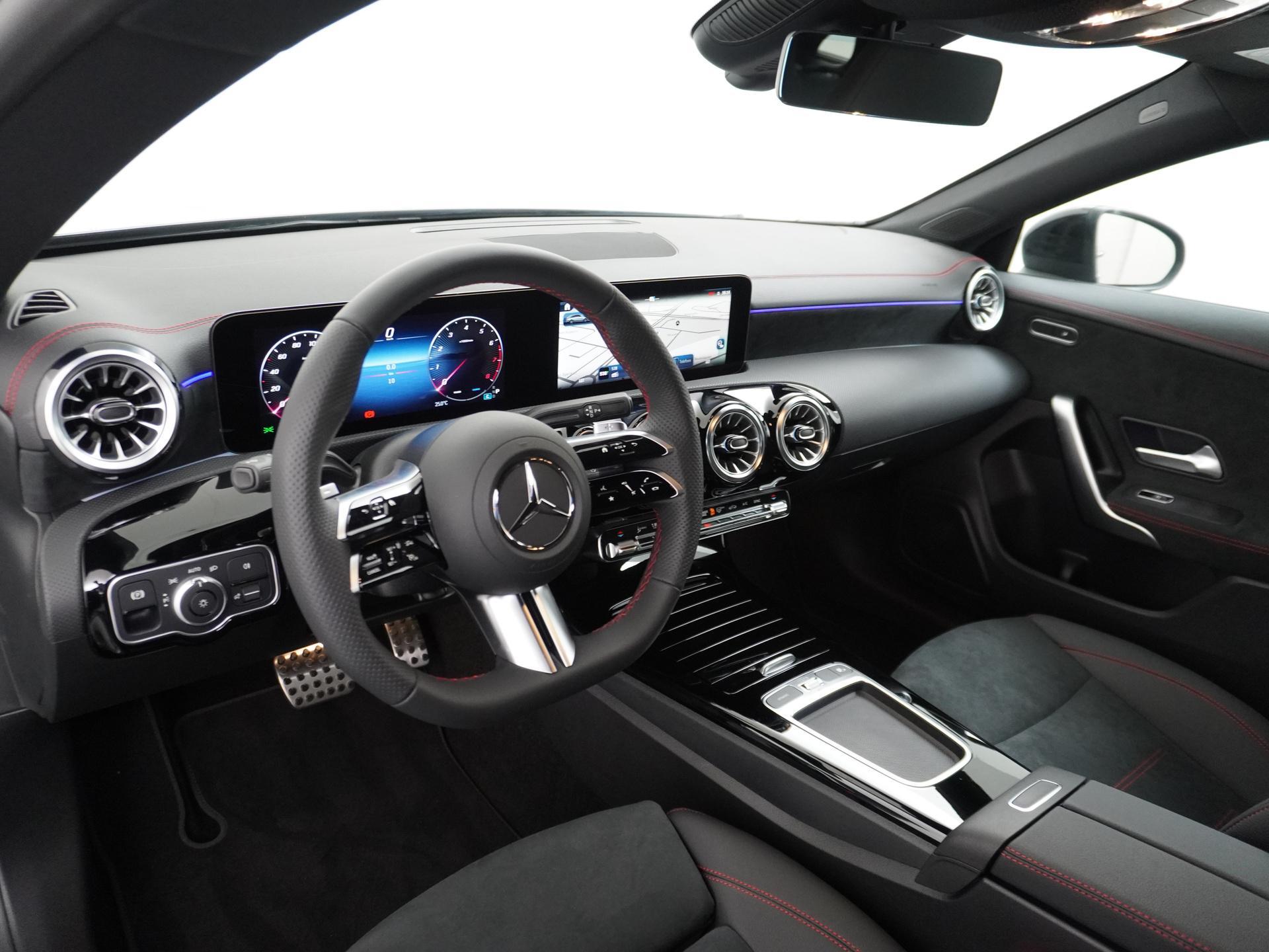 Mercedes-Benz CLA-klasse Shooting Brake 180 Star Edition AMG Line 1