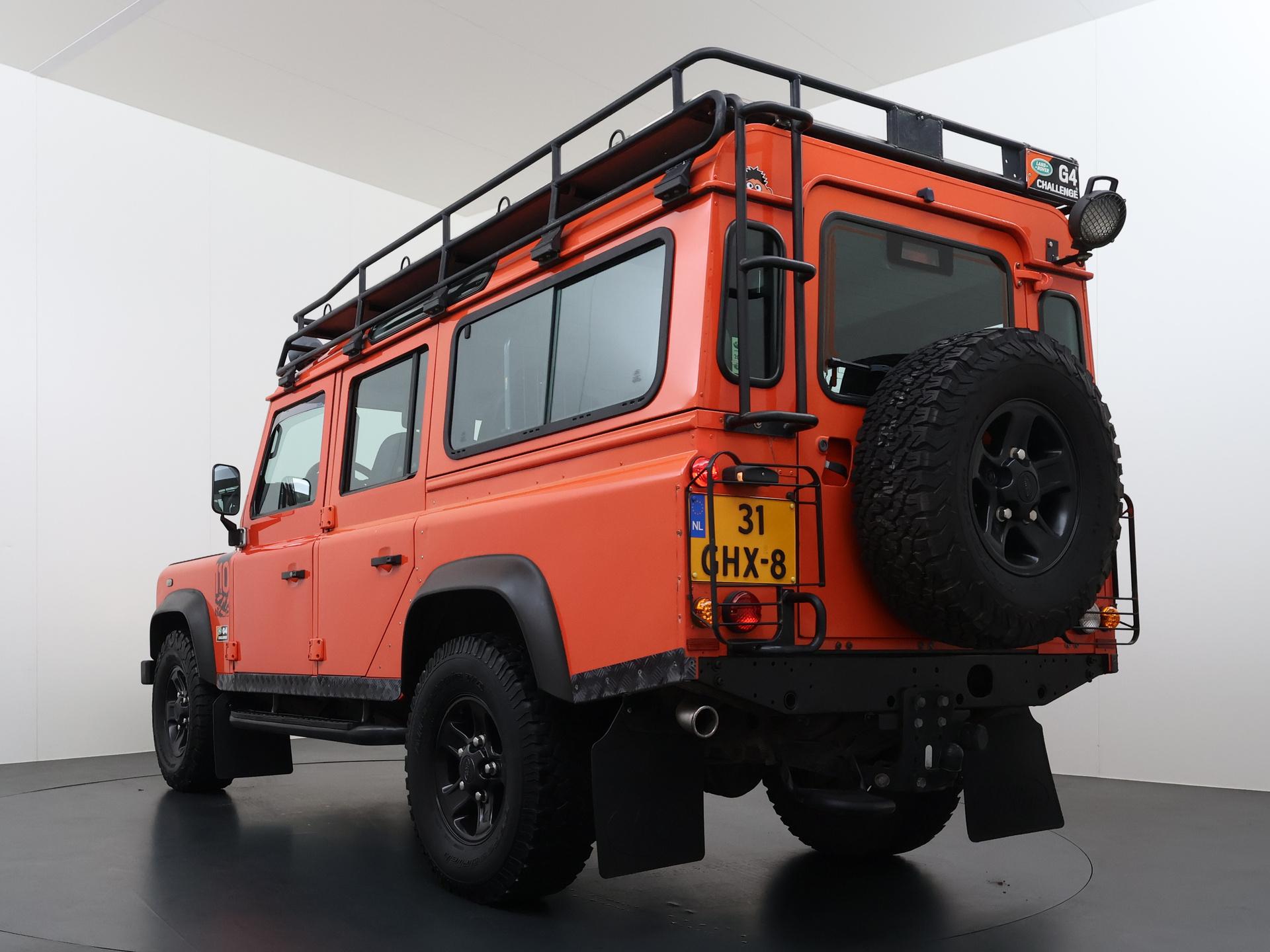 Land Rover Defender 2.4 TD 110 SW SVX 60th Anniversary 1
