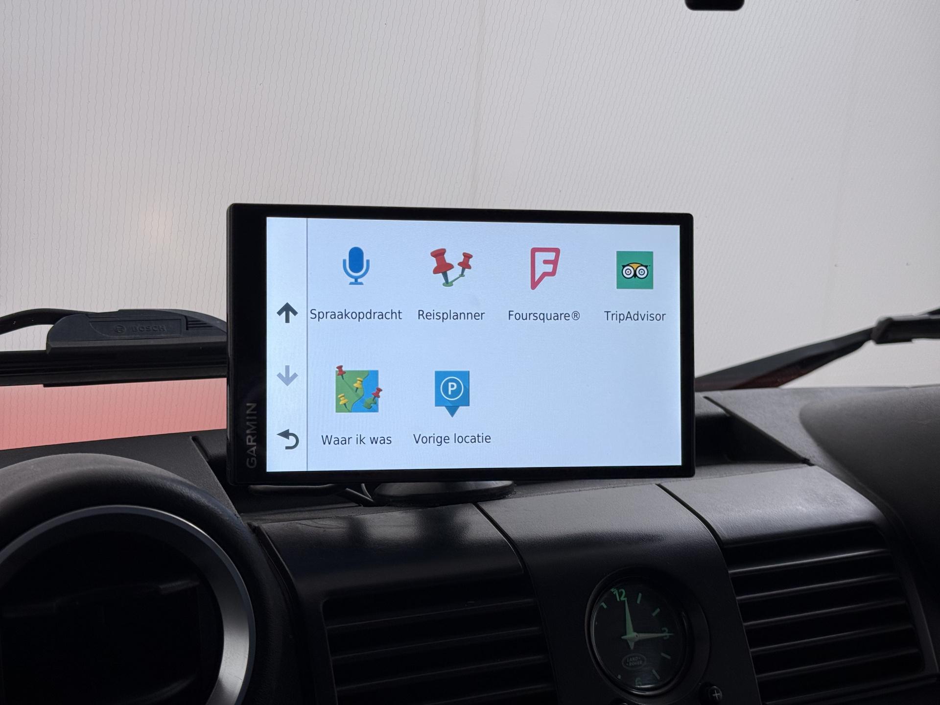 Land Rover Defender 2.4 TD 110 SW SVX 60th Anniversary 24