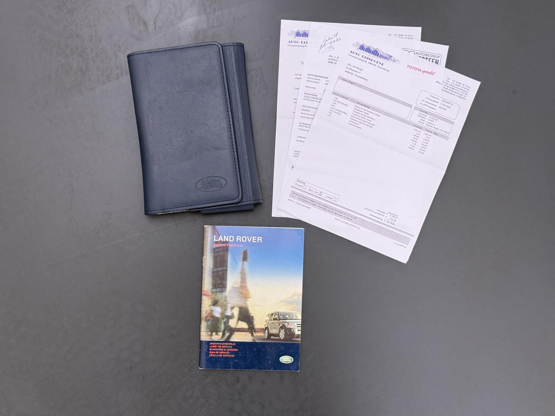 Land Rover Defender 2.4 TD 110 SW SVX 60th Anniversary 30