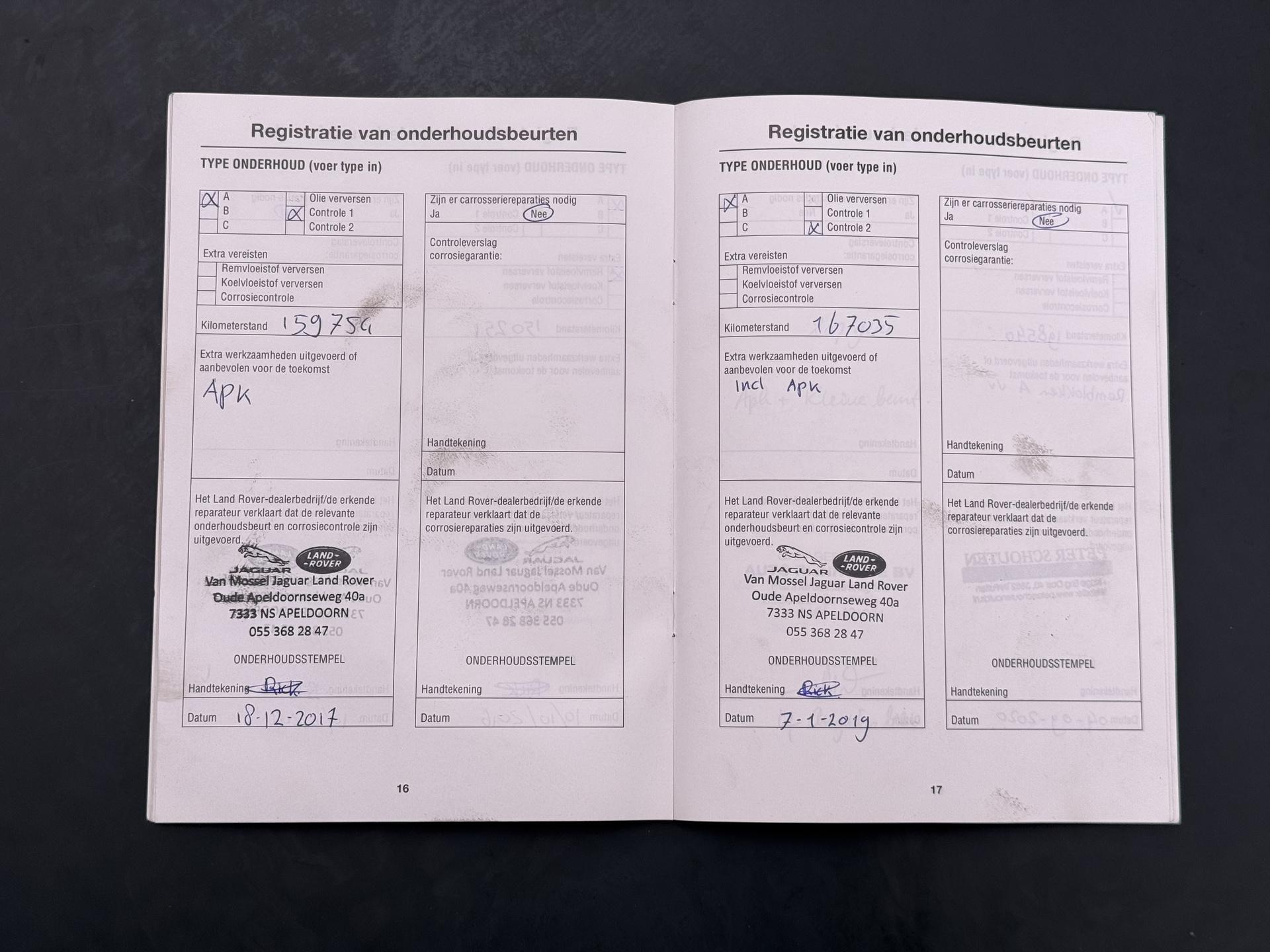 Land Rover Defender 2.4 TD 110 SW SVX 60th Anniversary 33