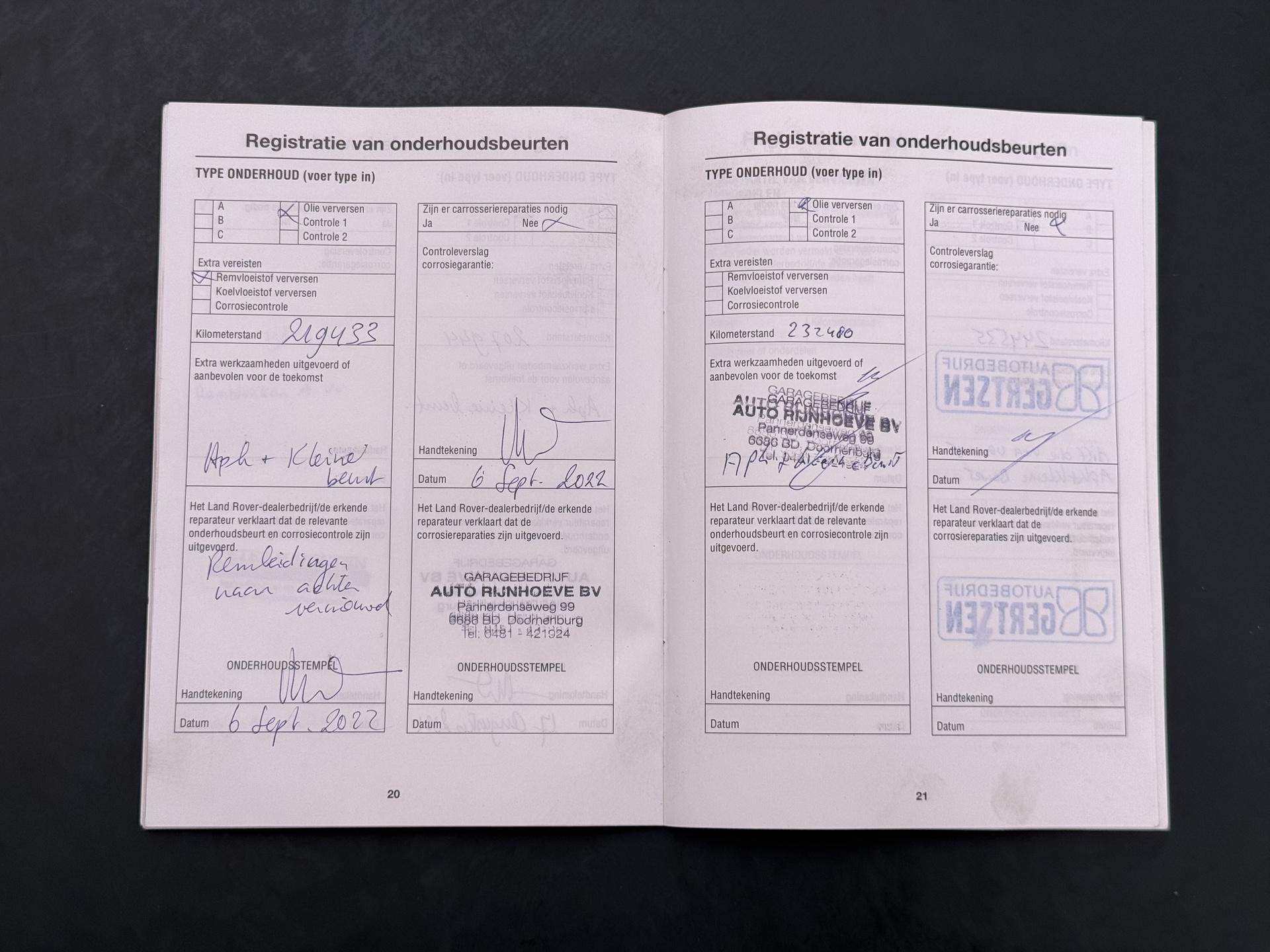 Land Rover Defender 2.4 TD 110 SW SVX 60th Anniversary 35