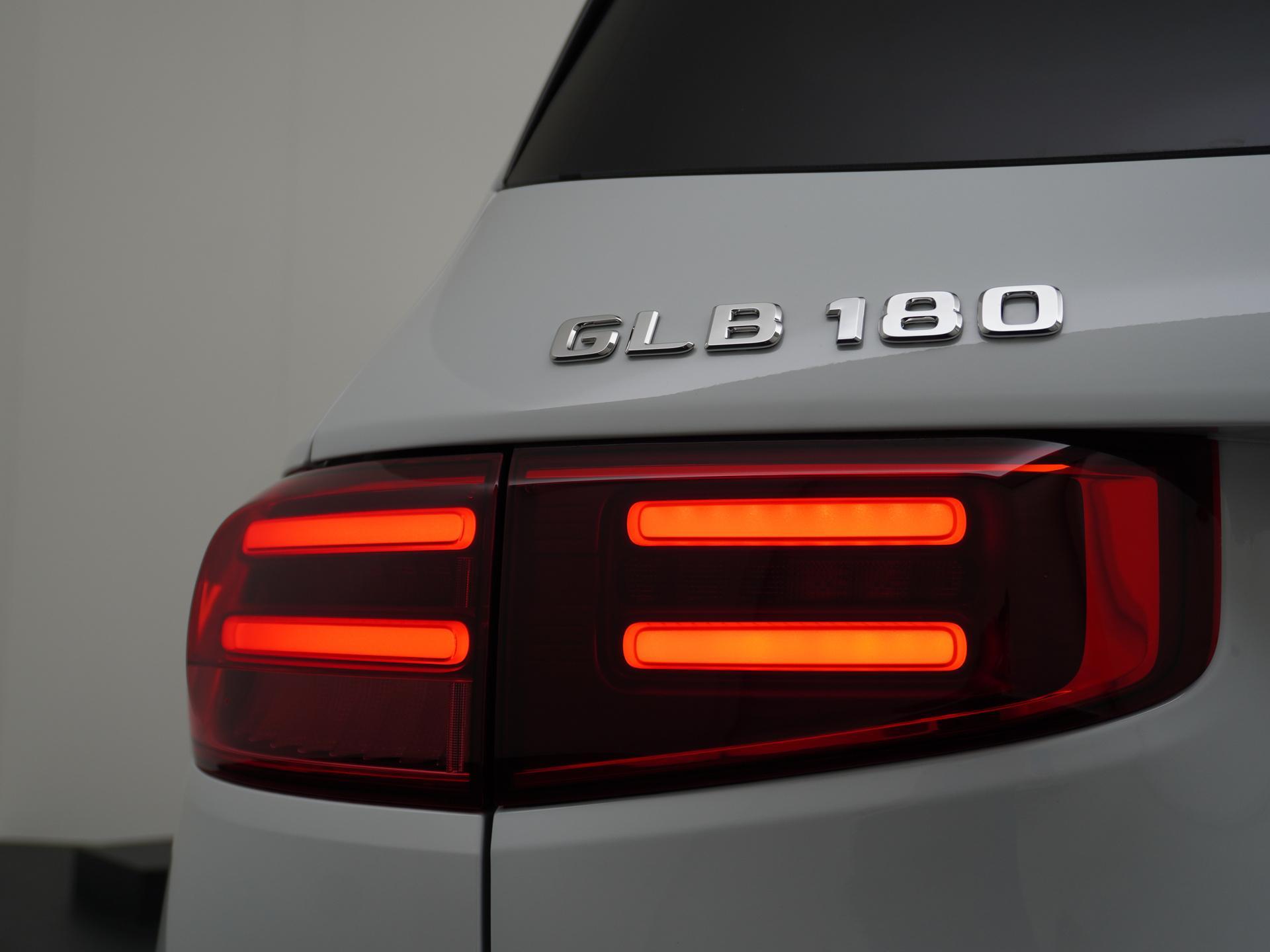 Mercedes-Benz GLB 180 Star Edition Luxury Line 7pers. 17