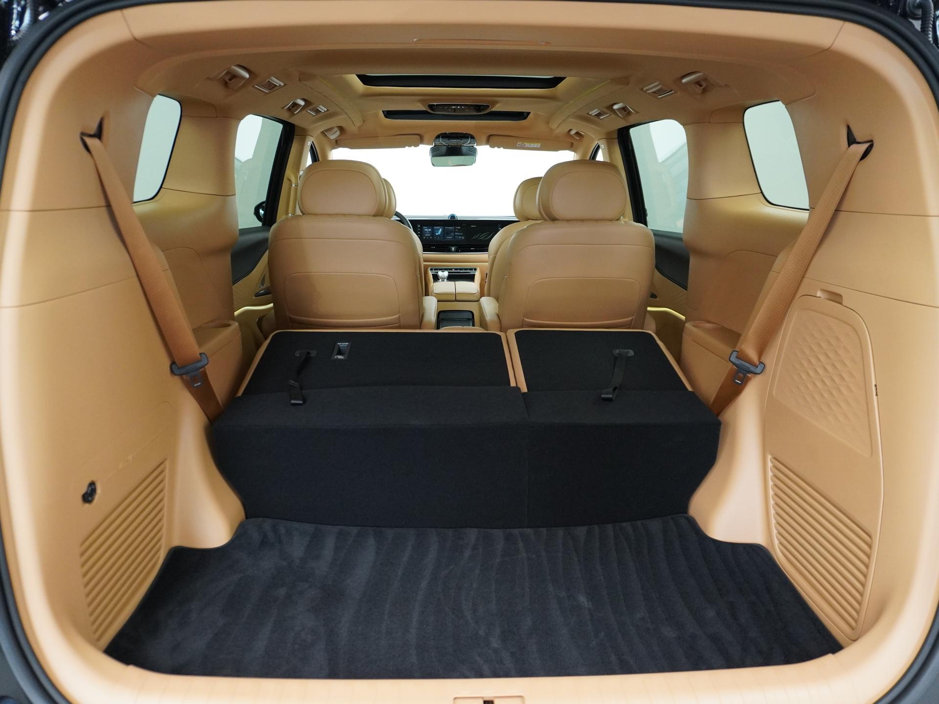 VOYAH Dream Flagship 12