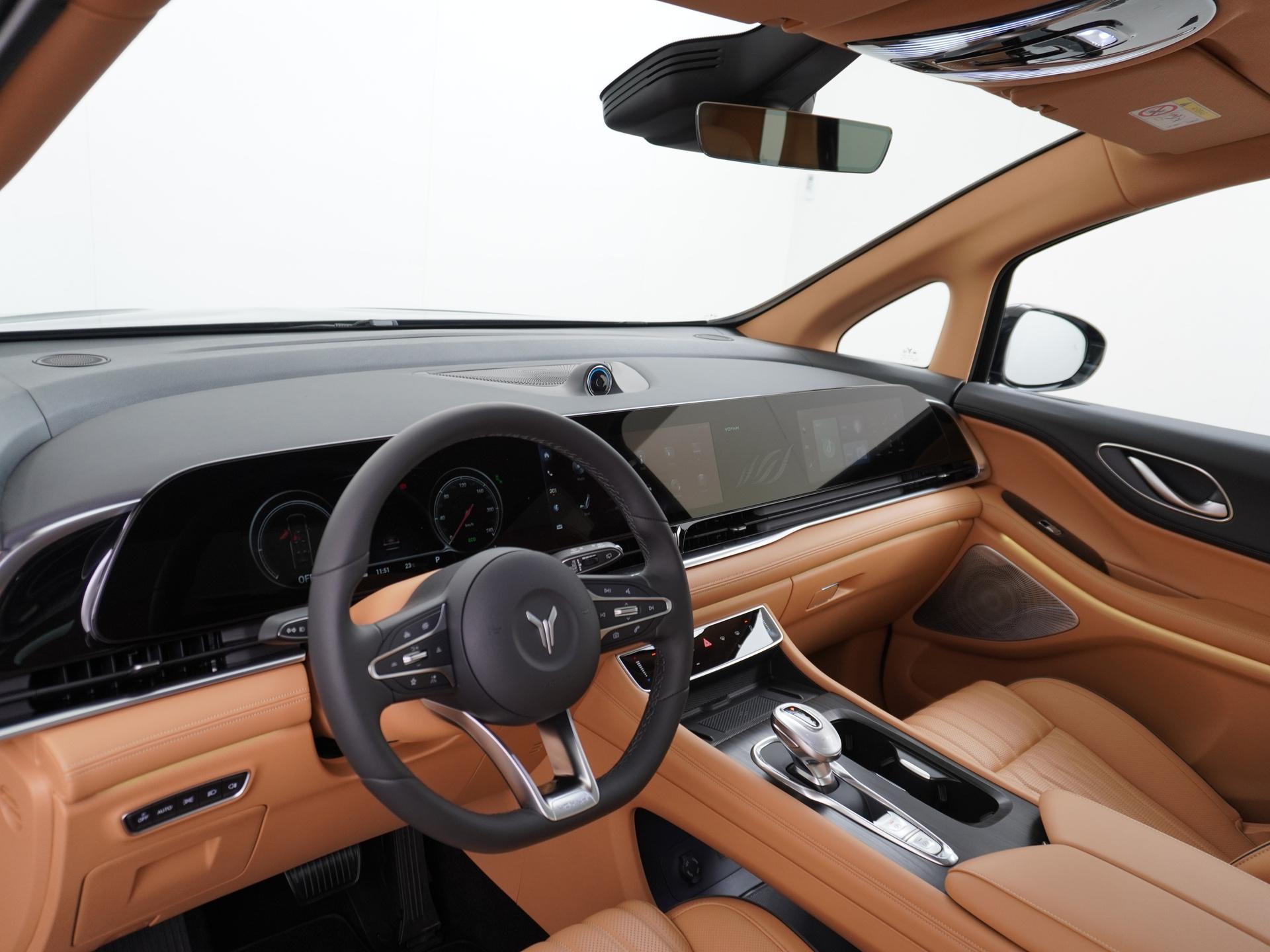 VOYAH Dream Flagship 19