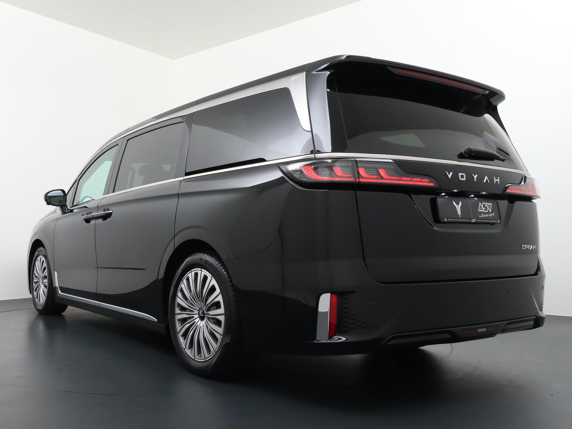 VOYAH Dream Flagship 2