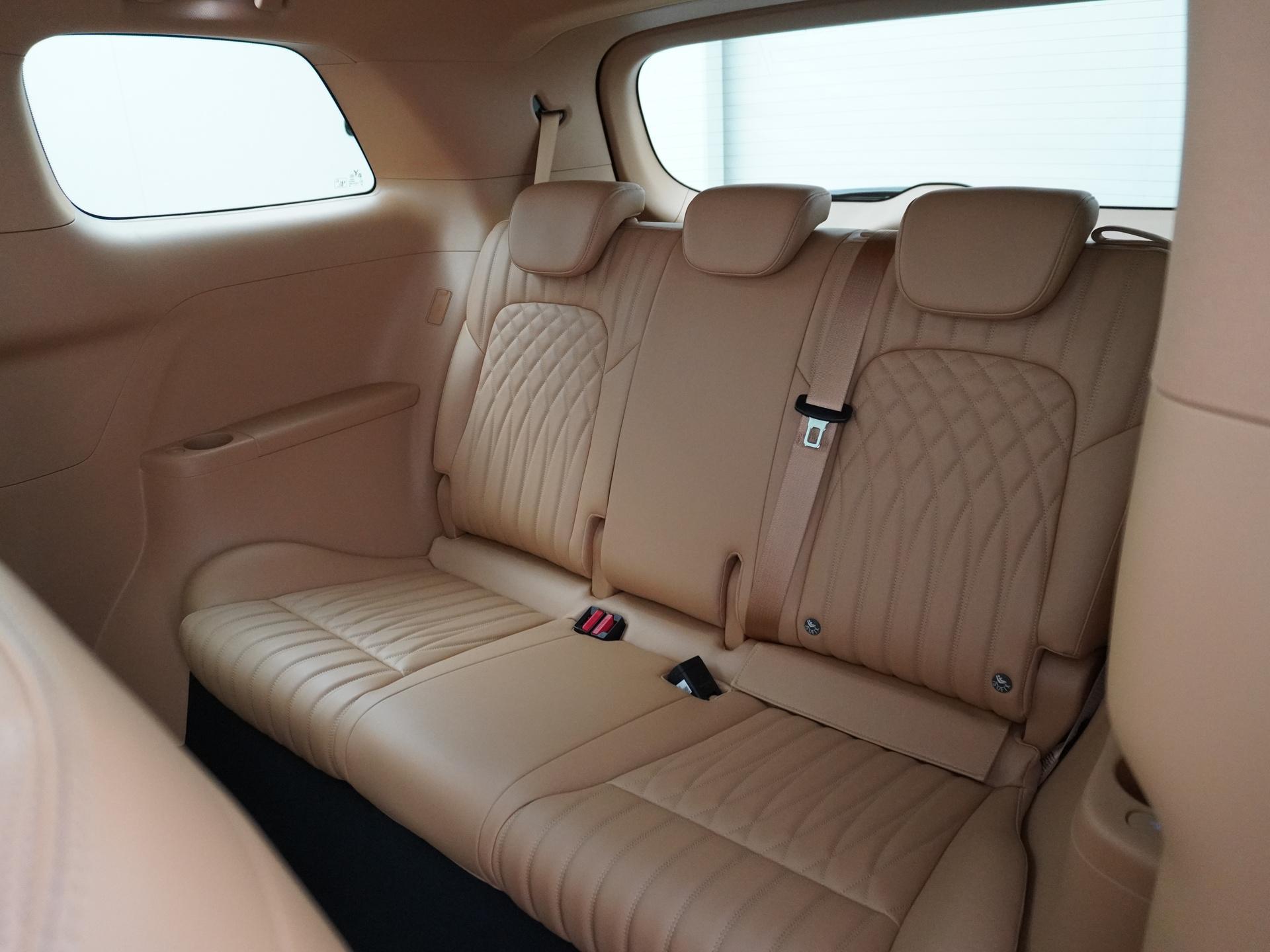 VOYAH Dream Flagship 27