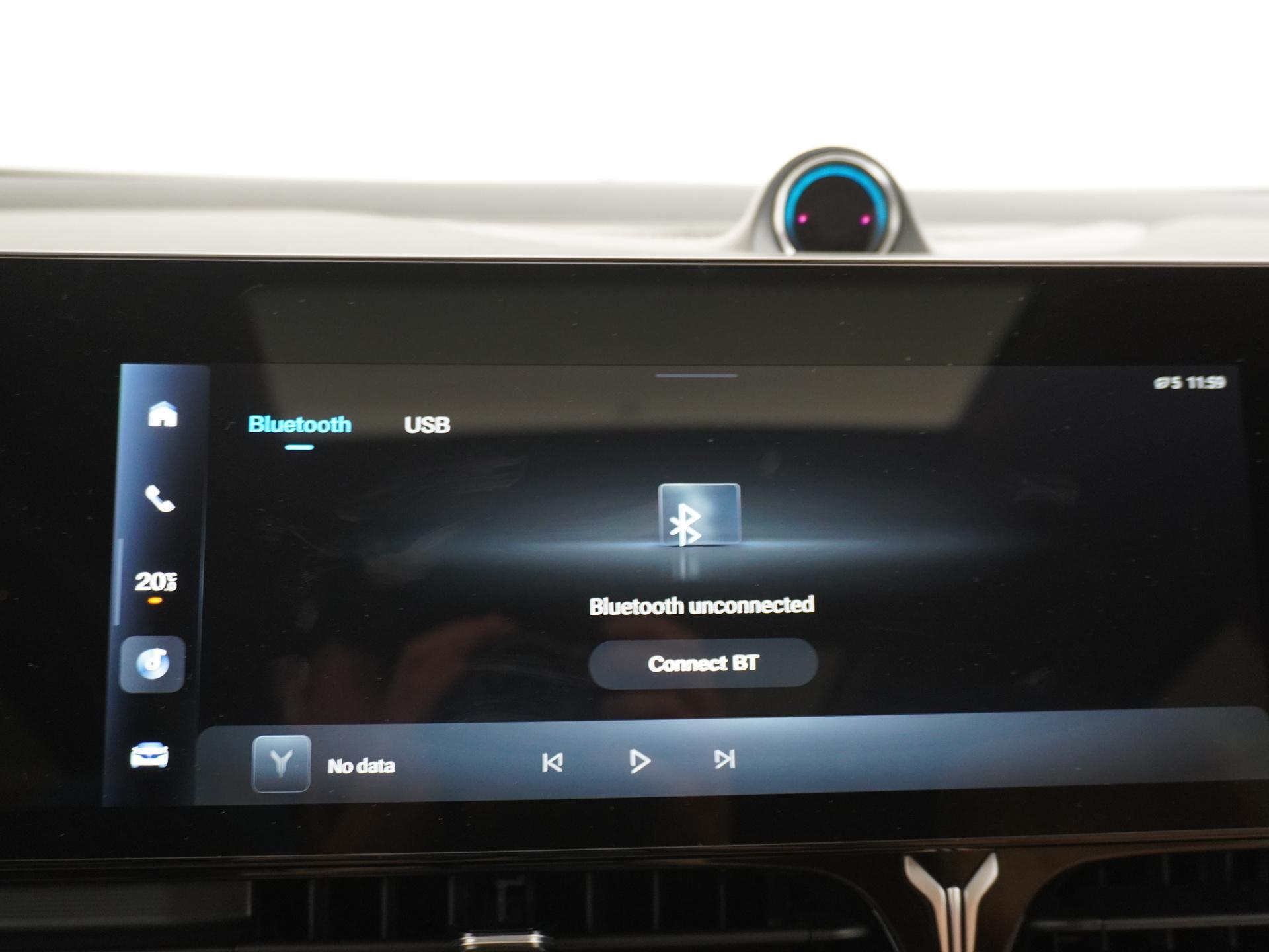 VOYAH Dream Flagship 44