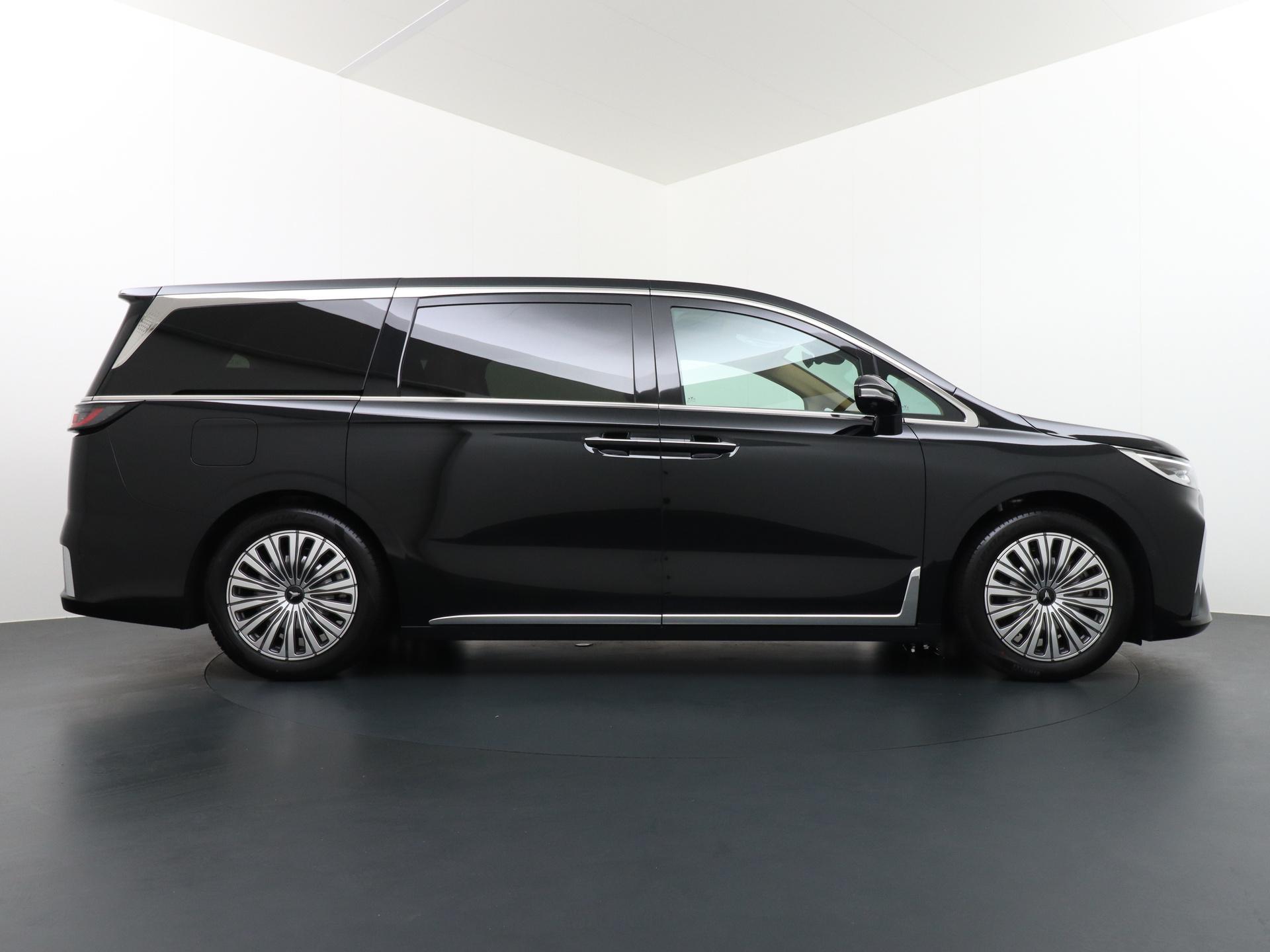 VOYAH Dream Flagship 5