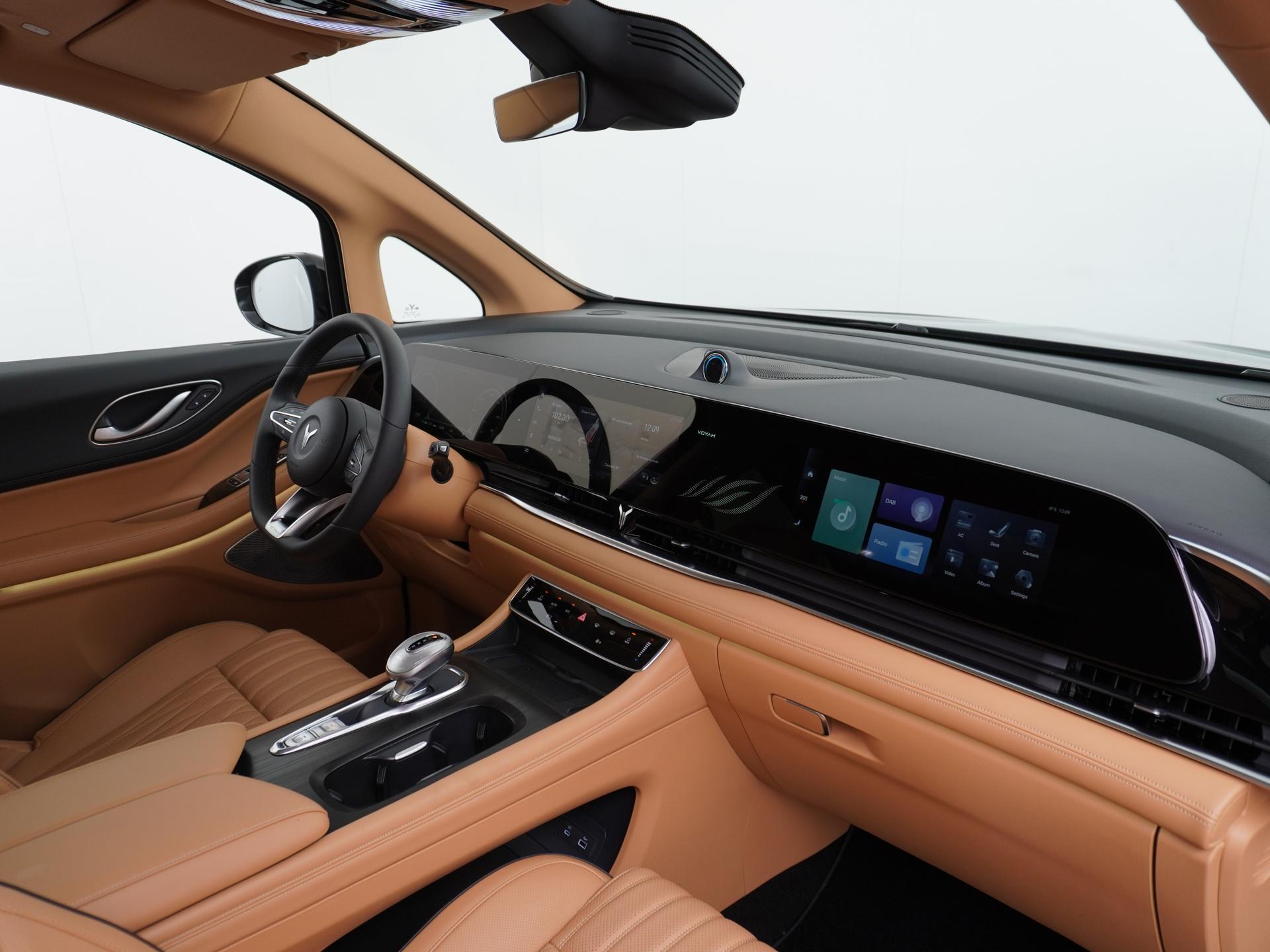 VOYAH Dream Flagship 54