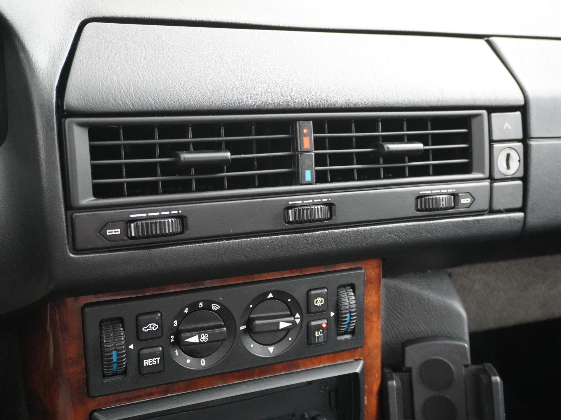 Mercedes-Benz SL 300 SL 15