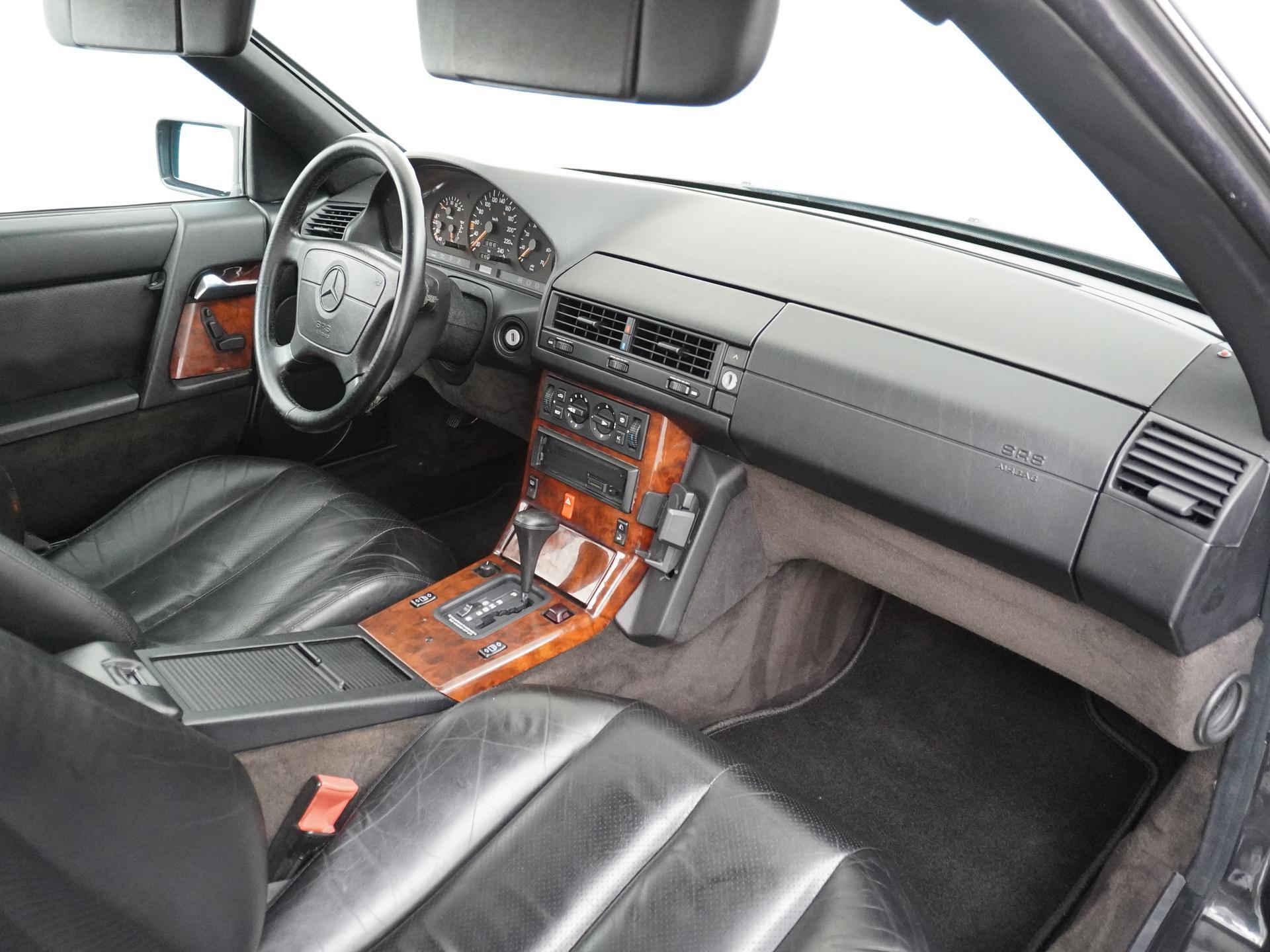 Mercedes-Benz SL 300 SL 17