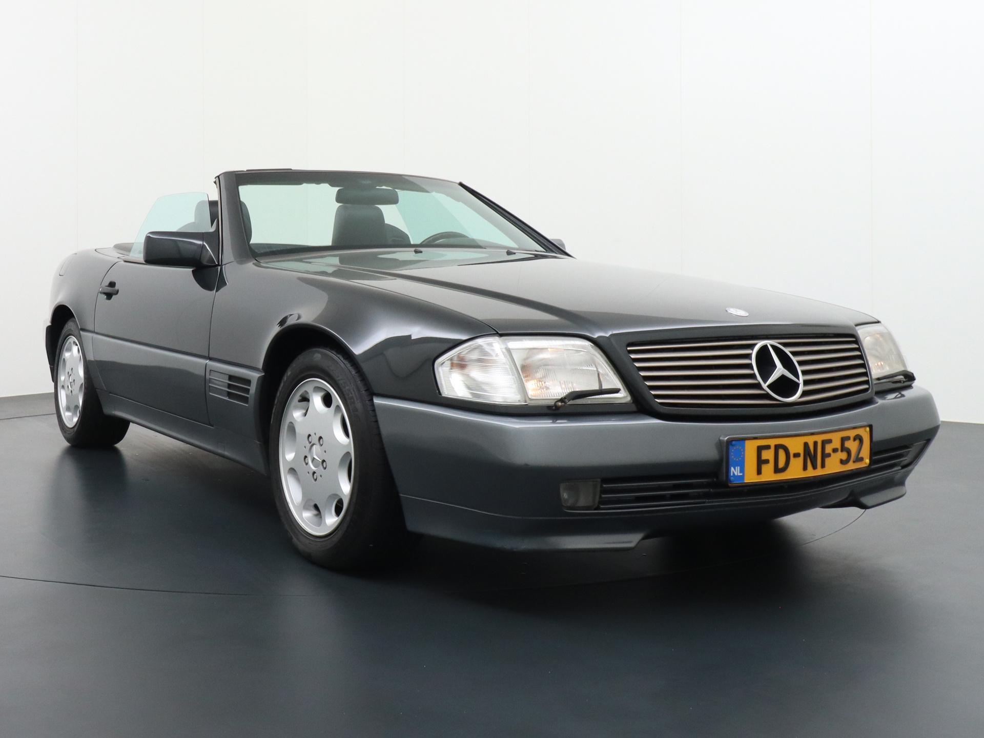Mercedes-Benz SL 300 SL 3
