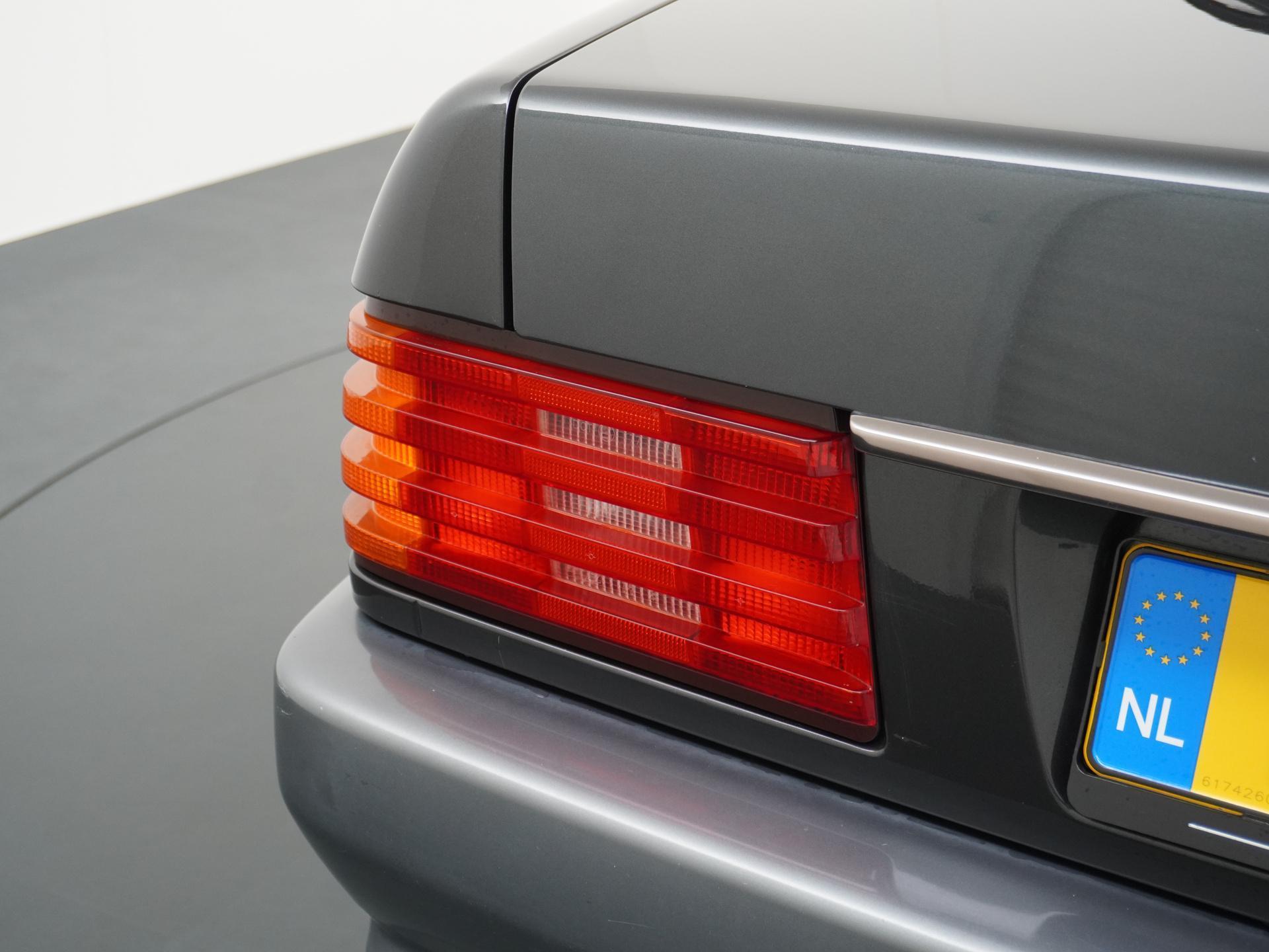 Mercedes-Benz SL 300 SL 4