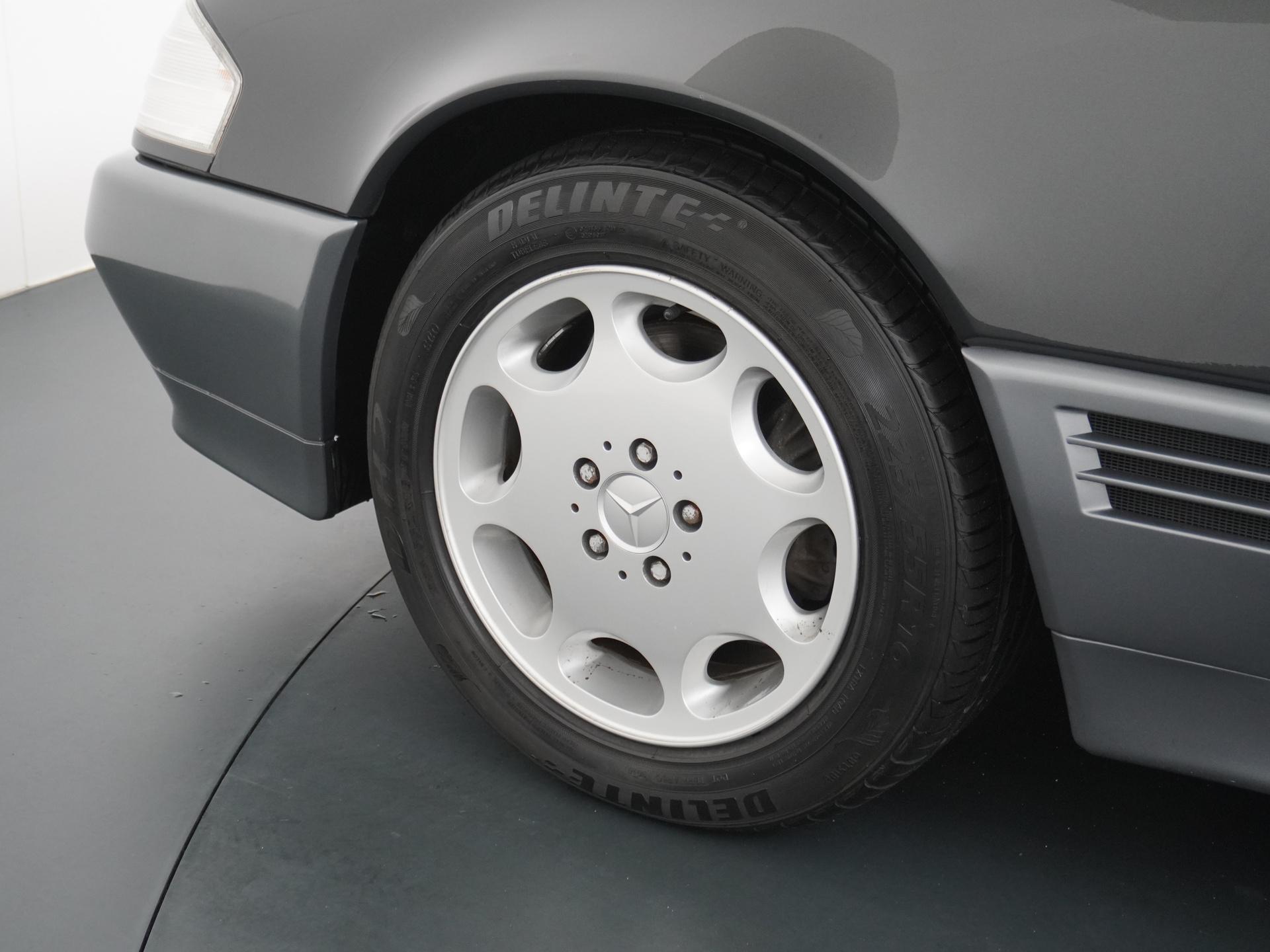 Mercedes-Benz SL 300 SL 6