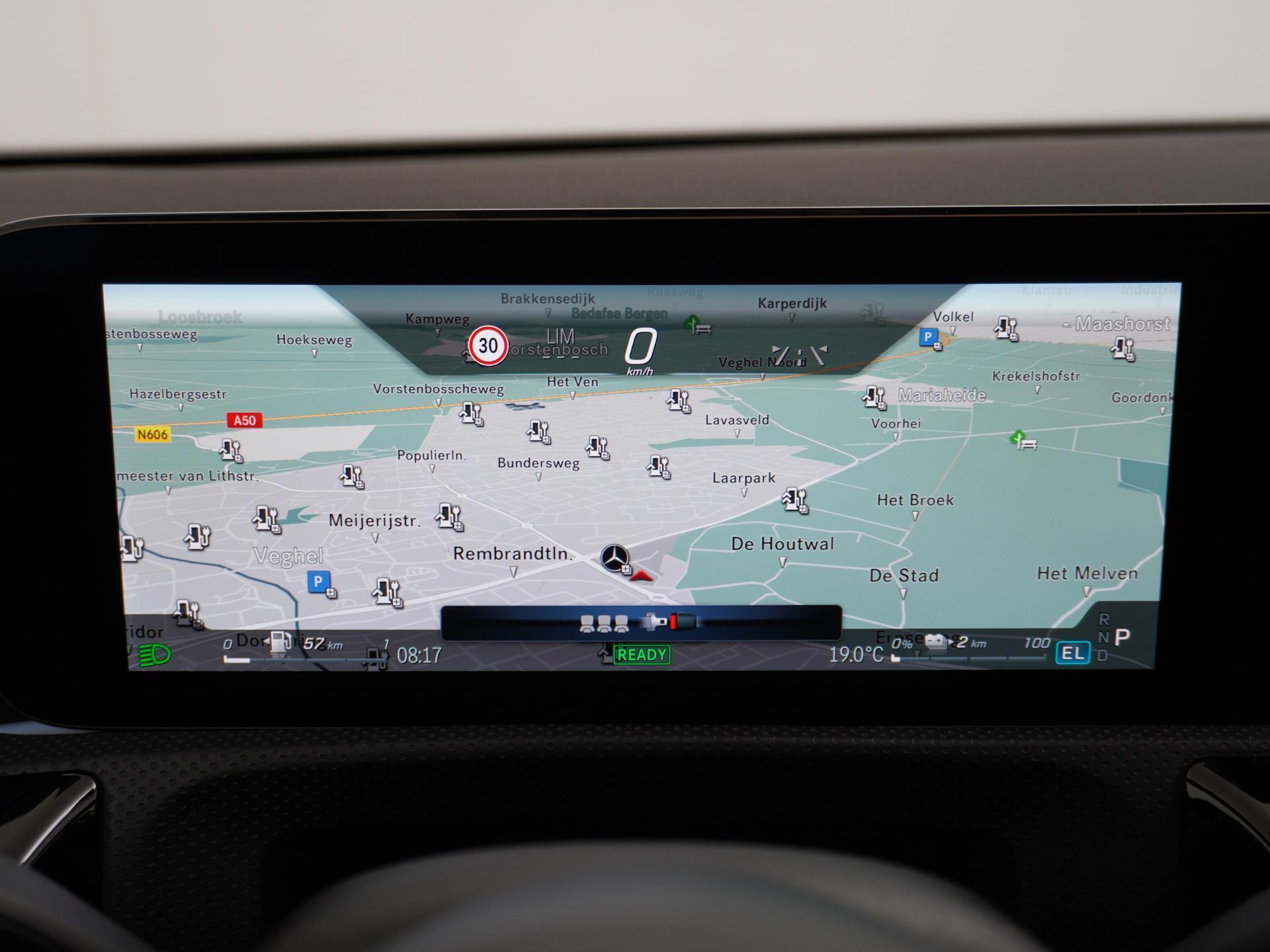 Mercedes-Benz A-Klasse 250 e Star Edition AMG Line 32