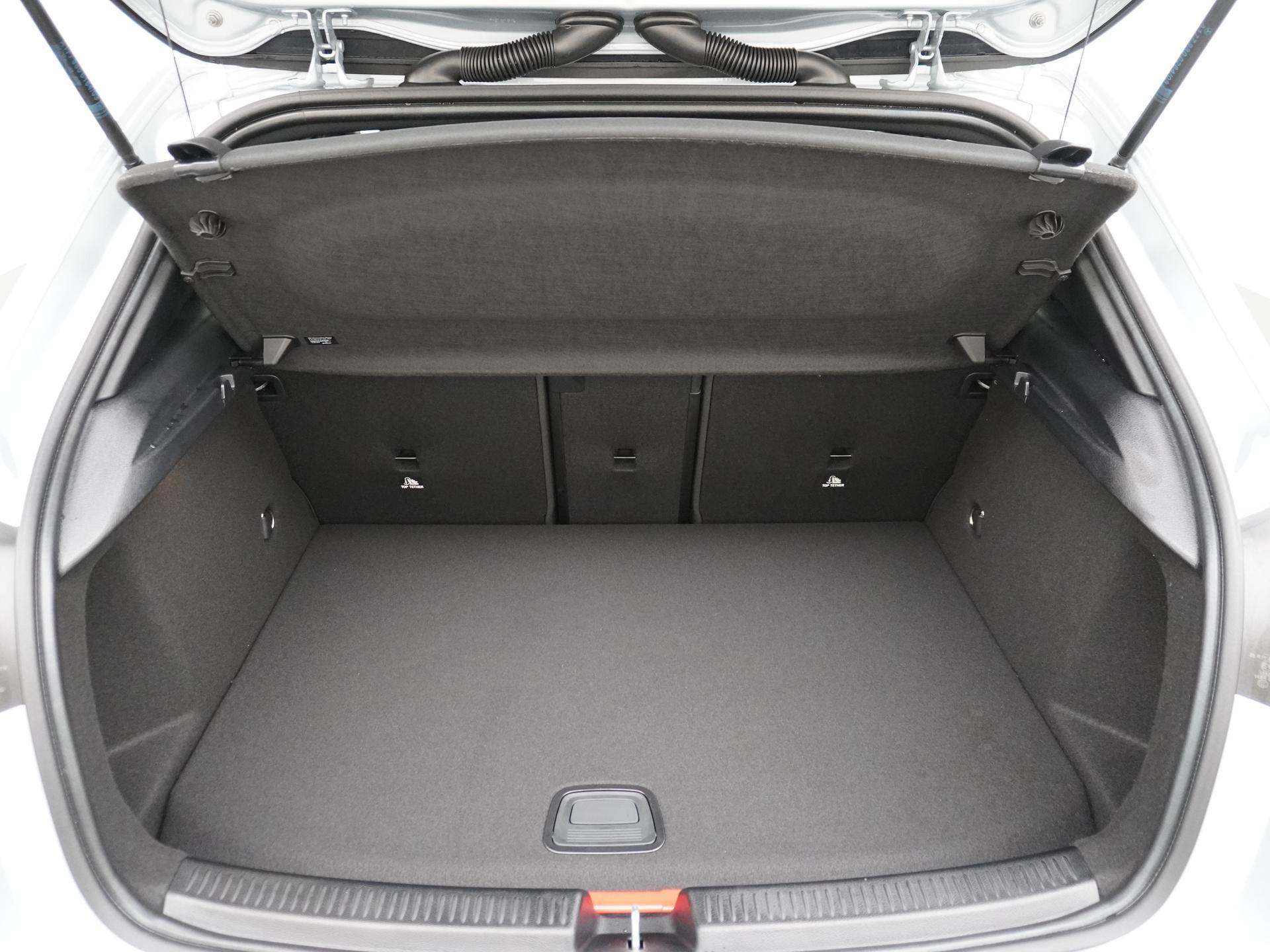 Mercedes-Benz A-Klasse 250 e Star Edition AMG Line 12