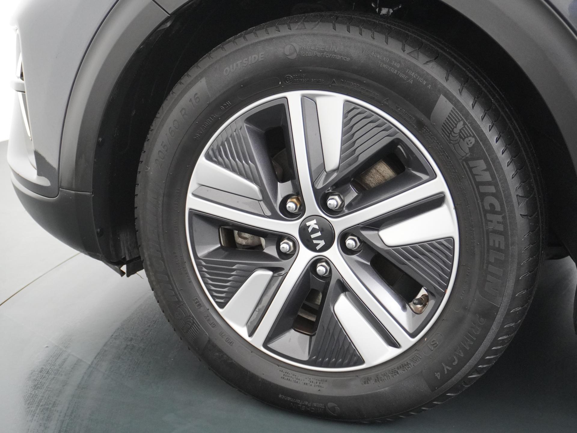 Kia Niro 1.6 GDi Hybrid DynamicPlusLine 17