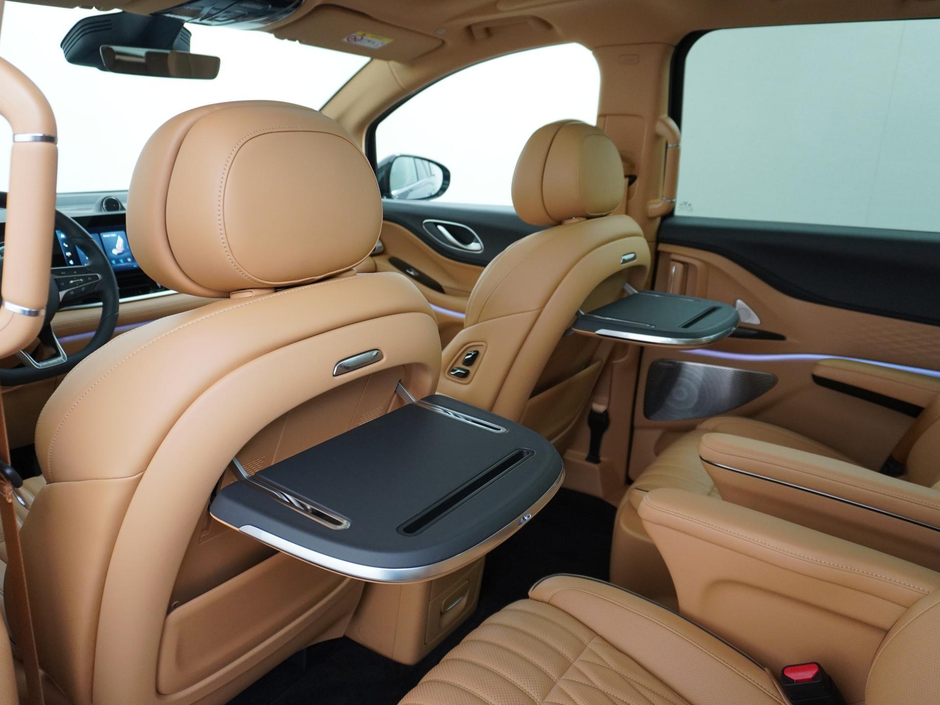 VOYAH Dream Flagship Edition 109 kWh Accu 26