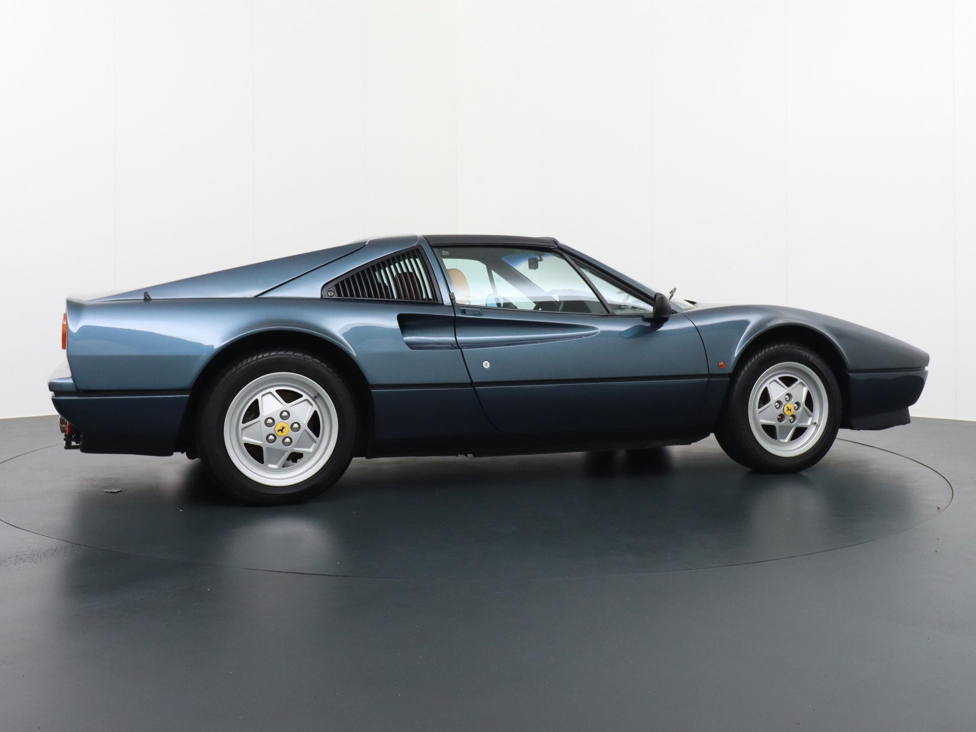 Ferrari 328 GTS 14