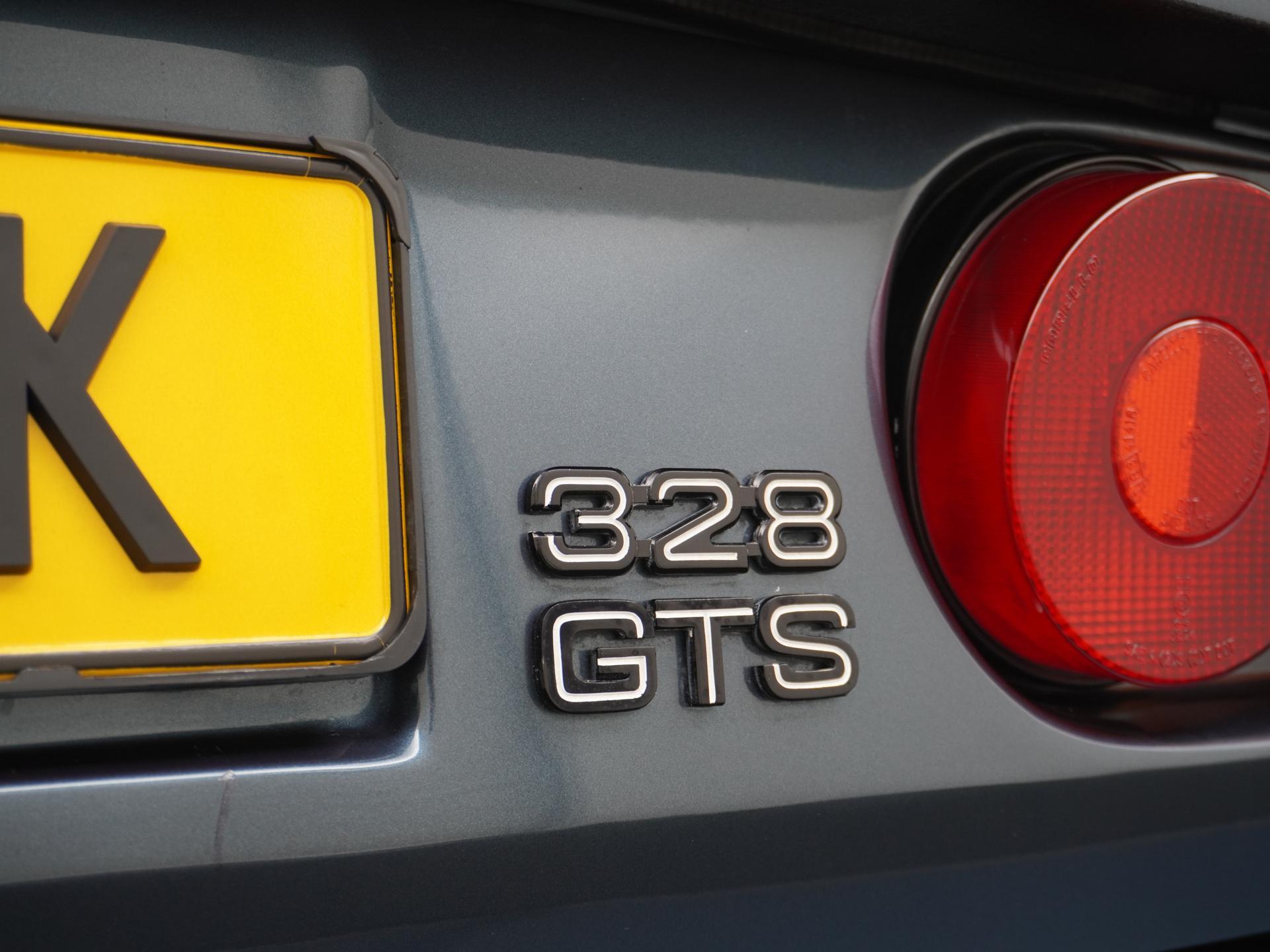 Ferrari 328 GTS 18