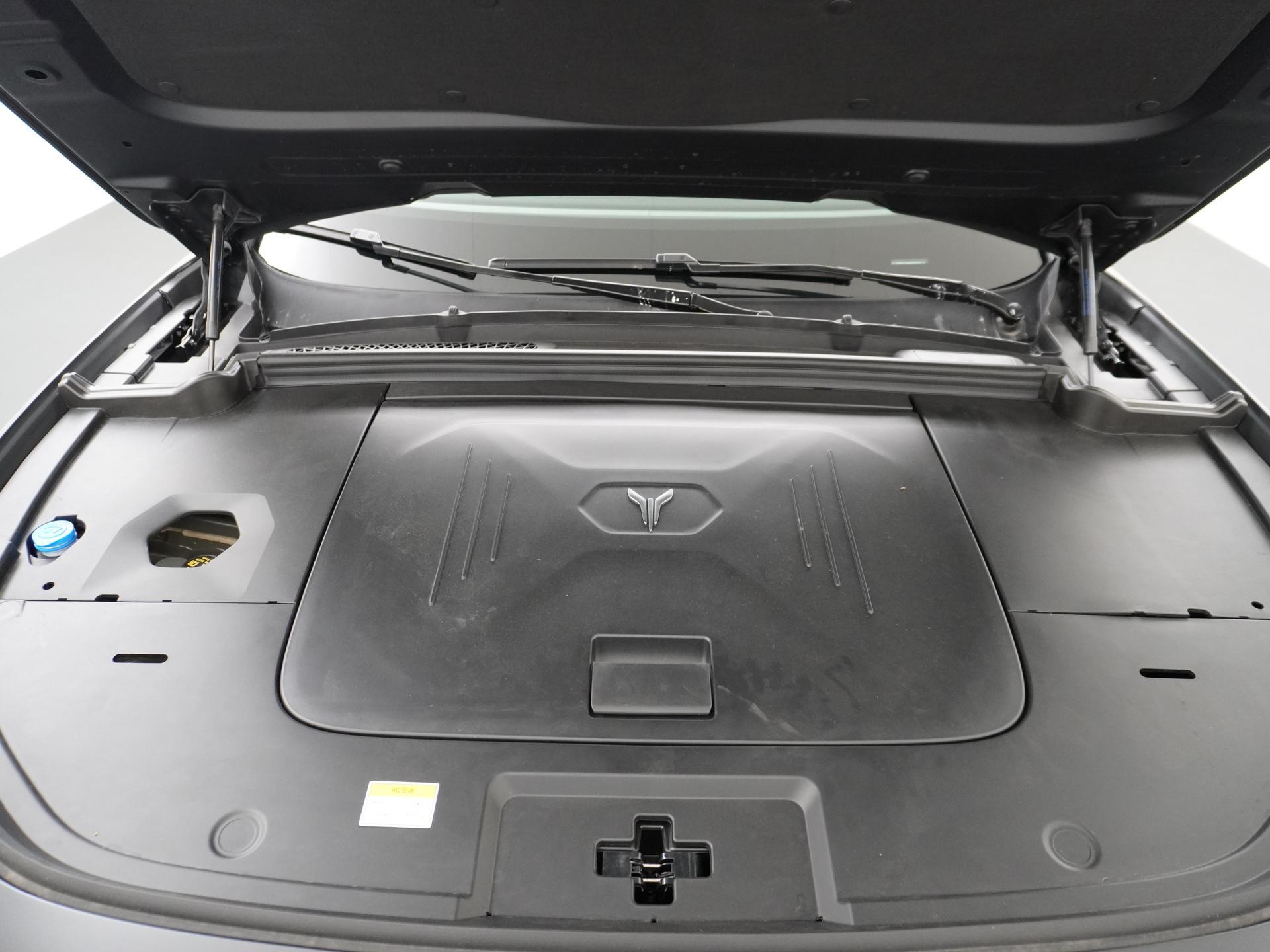 VOYAH Free Business Edition 4WD 106 kWh 16