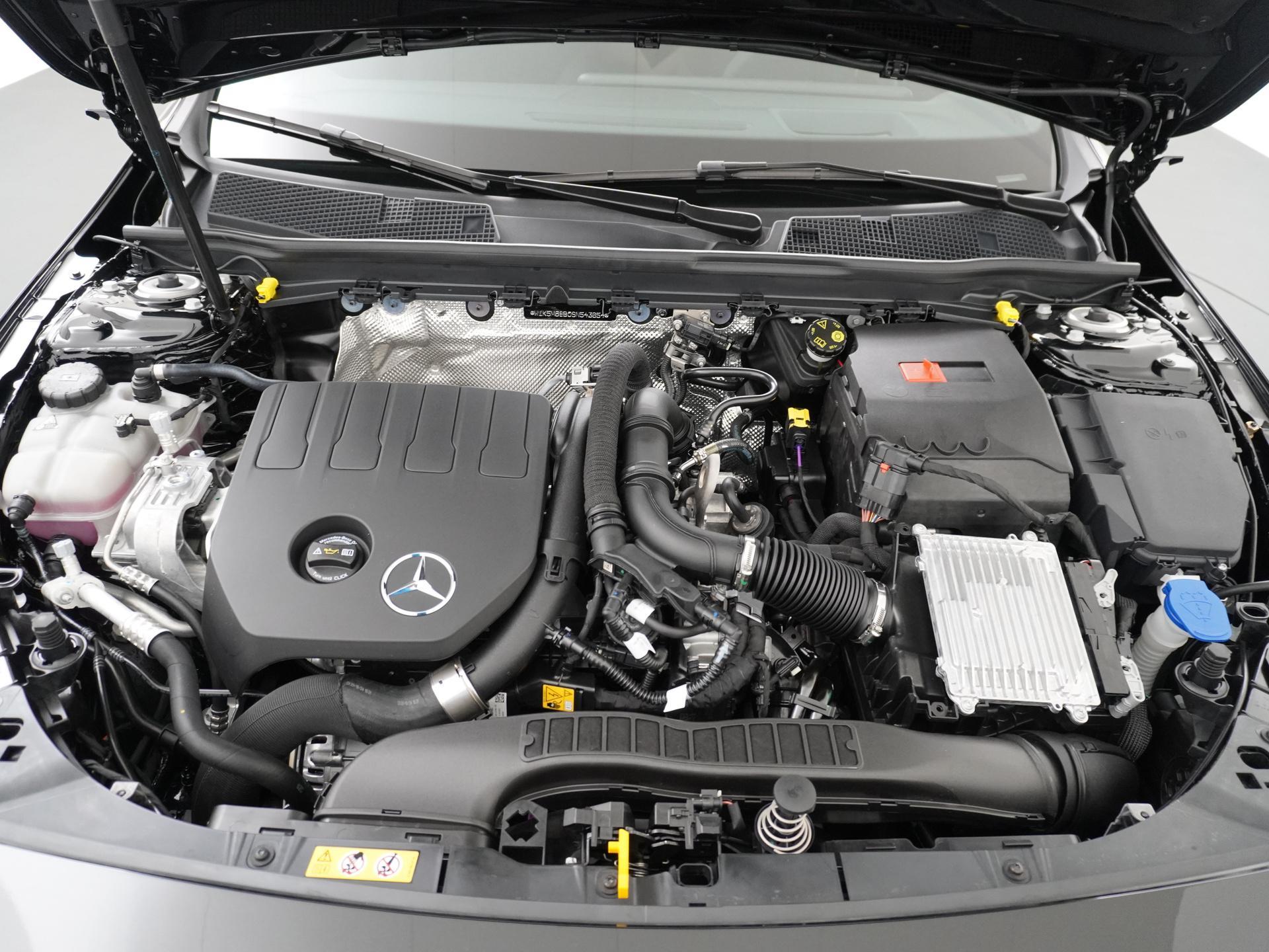 Mercedes-Benz CLA-Klasse Shooting Brake 180 Star Edition AMG Line 14