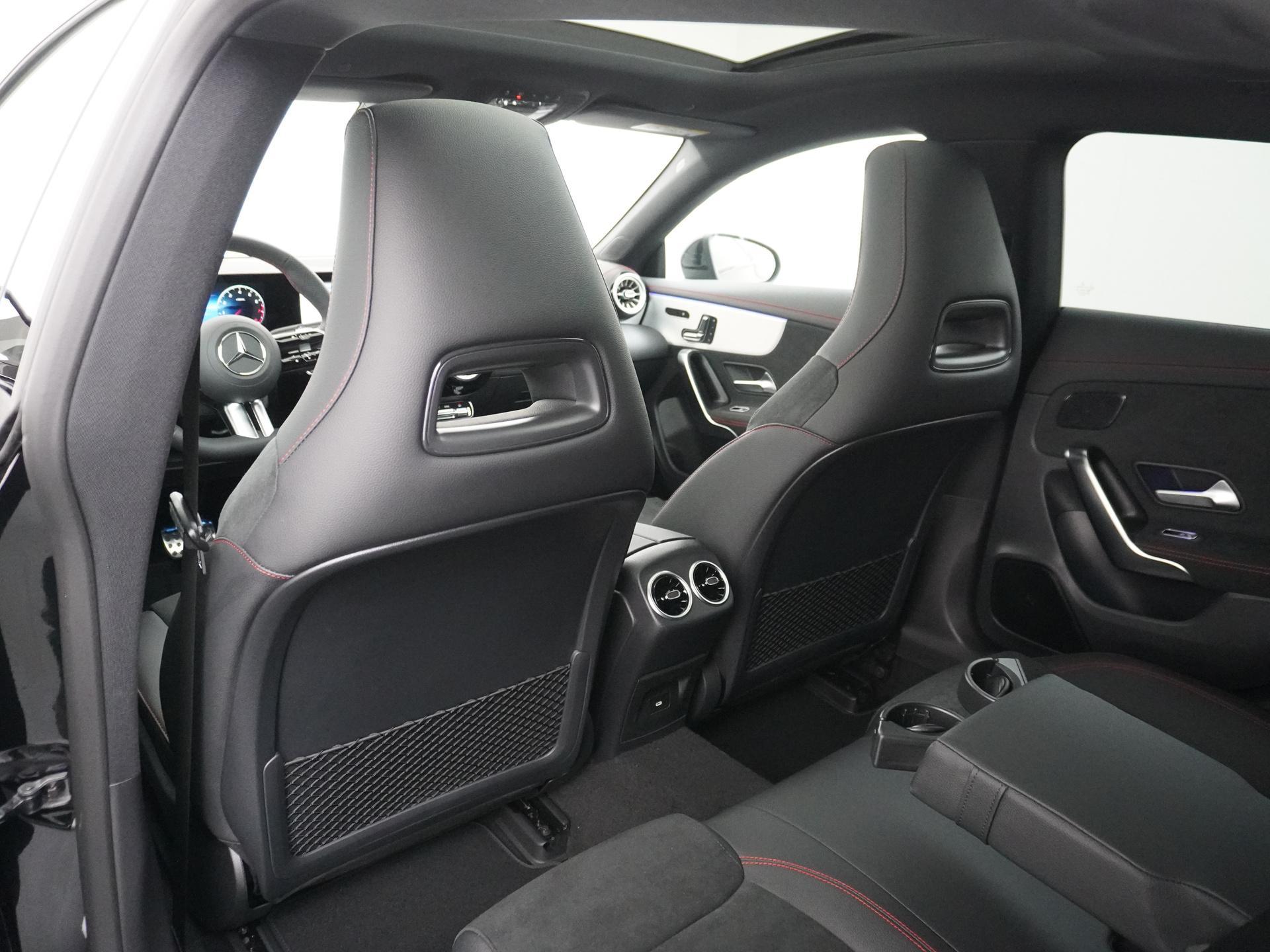 Mercedes-Benz CLA-Klasse Shooting Brake 180 Star Edition AMG Line 19