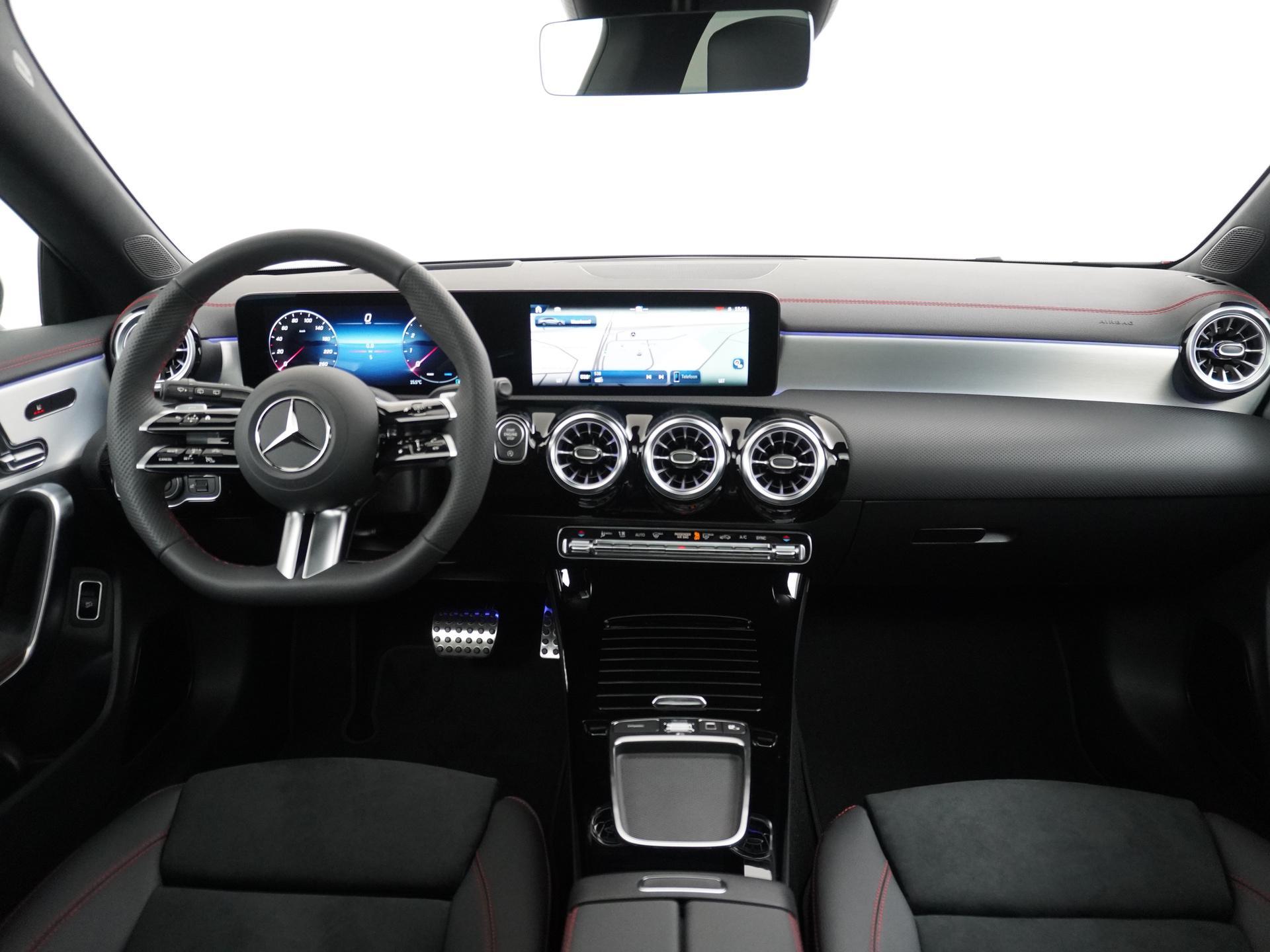 Mercedes-Benz CLA-Klasse Shooting Brake 180 Star Edition AMG Line 21