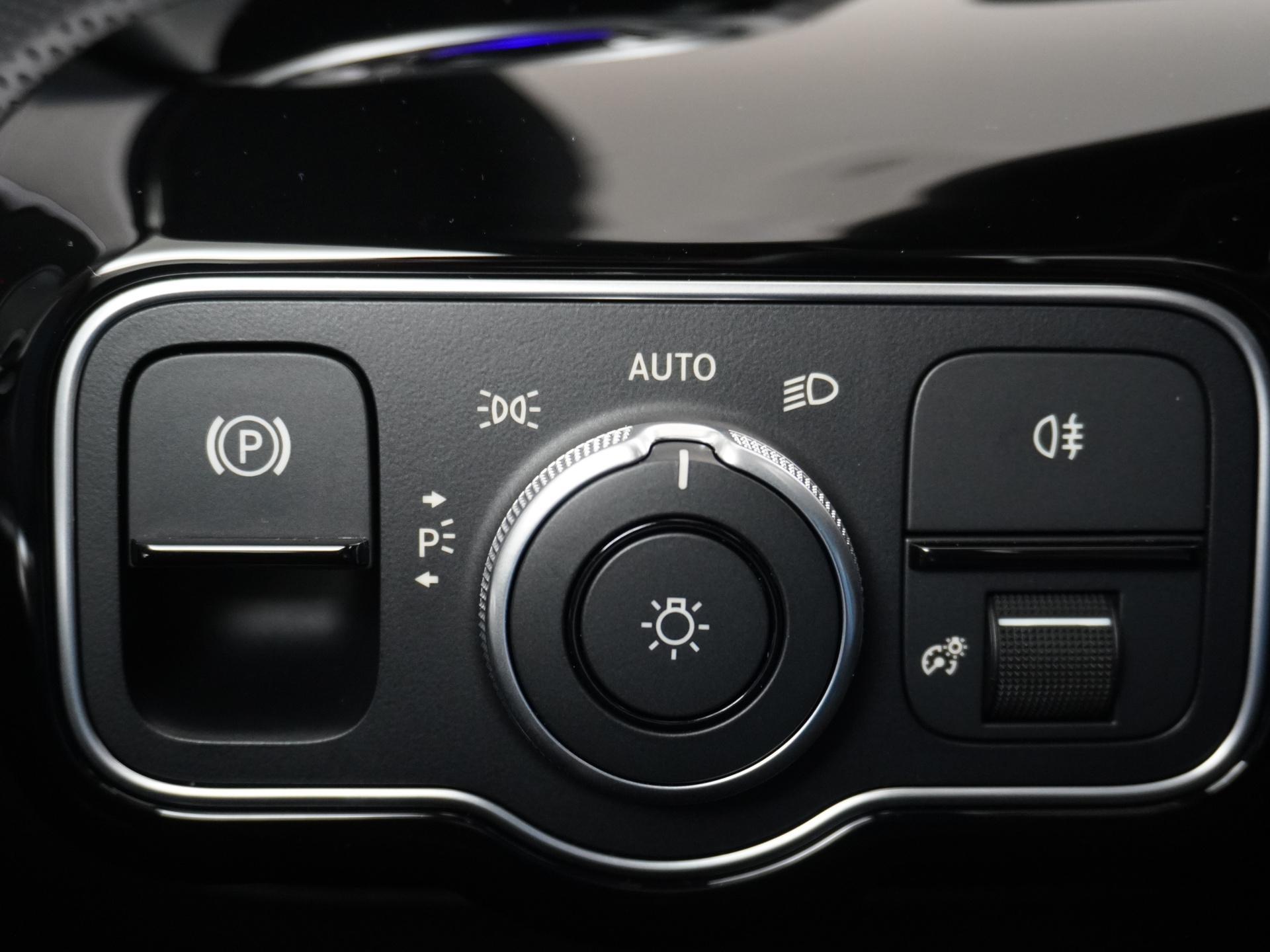 Mercedes-Benz CLA-Klasse Shooting Brake 180 Star Edition AMG Line 24