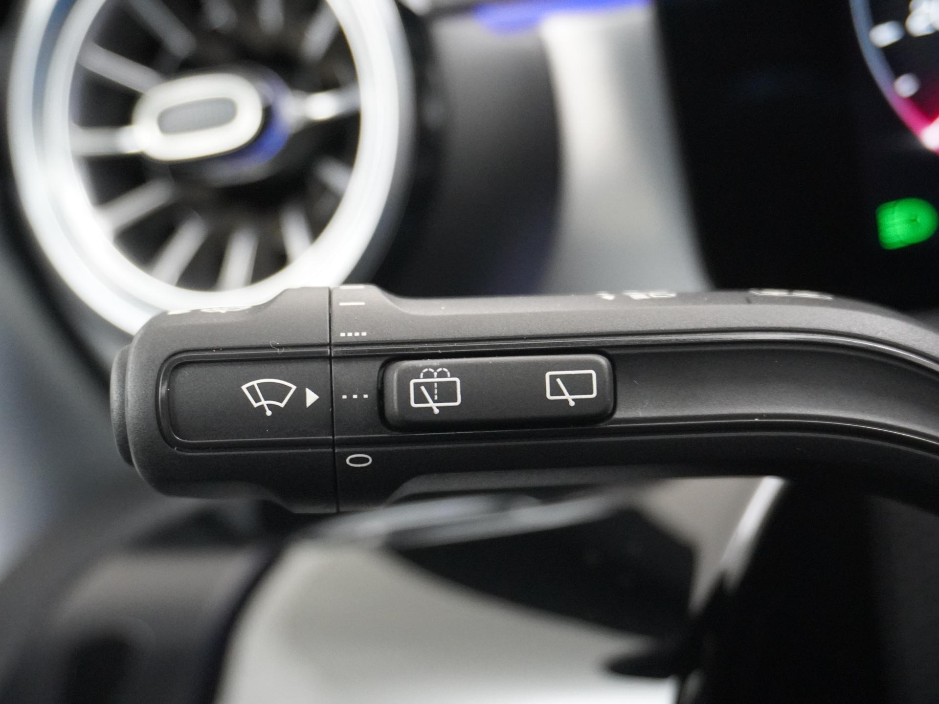 Mercedes-Benz CLA-Klasse Shooting Brake 180 Star Edition AMG Line 25