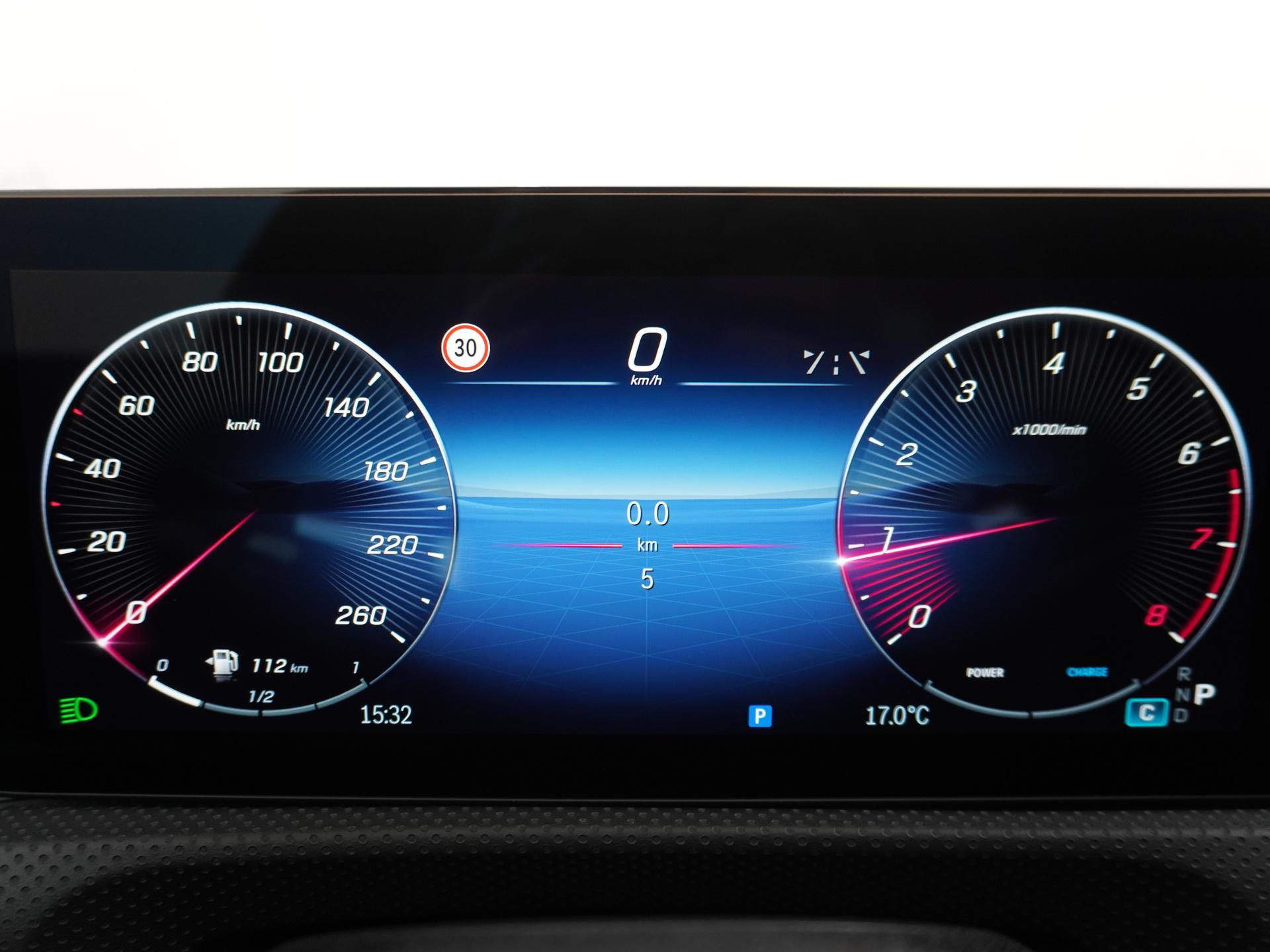 Mercedes-Benz CLA-Klasse Shooting Brake 180 Star Edition AMG Line 30