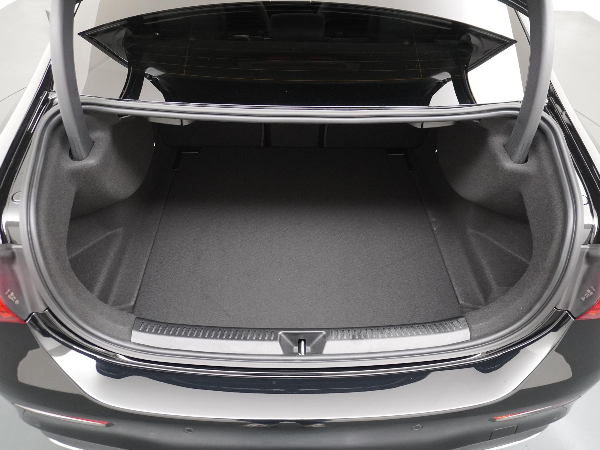 Mercedes-Benz A-klasse 180 Star Edition AMG Line 12