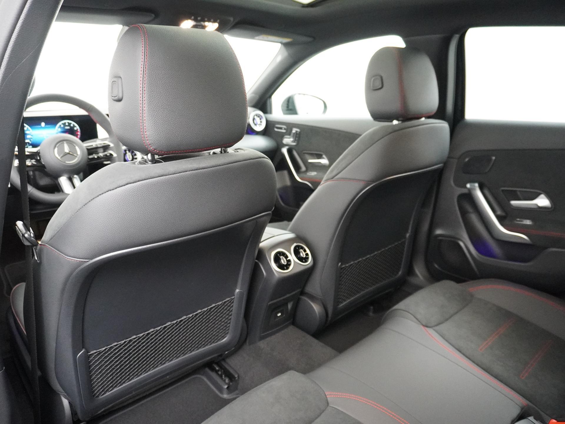 Mercedes-Benz A-klasse 180 Star Edition AMG Line 19