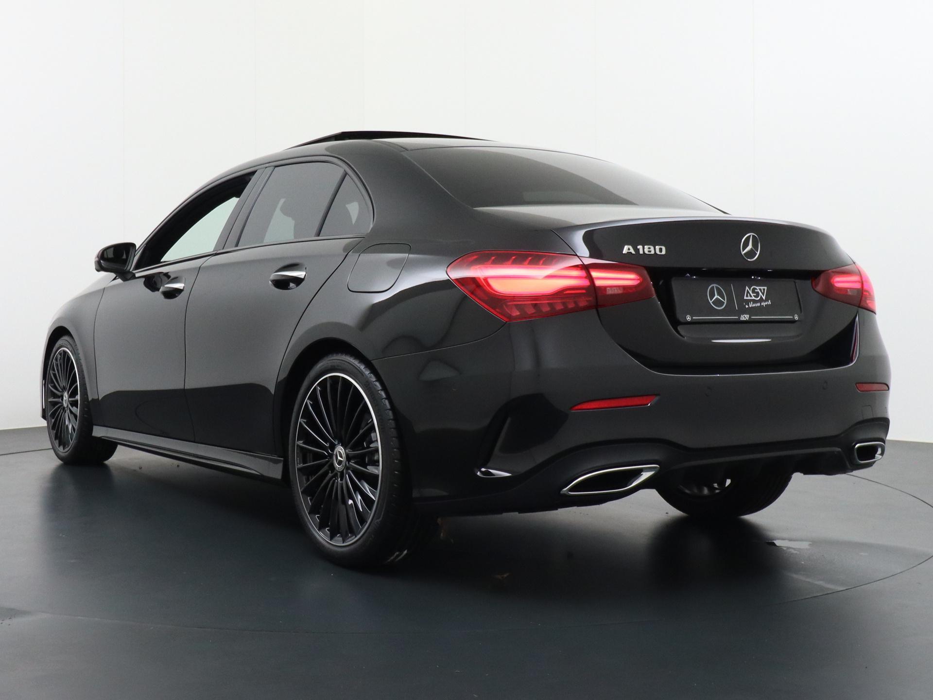 Mercedes-Benz A-klasse 180 Star Edition AMG Line 2