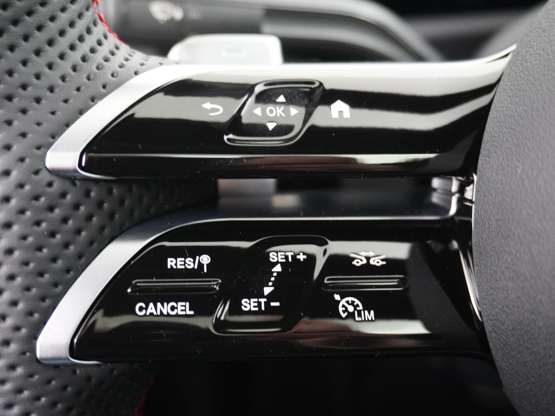 Mercedes-Benz A-klasse 180 Star Edition AMG Line 30