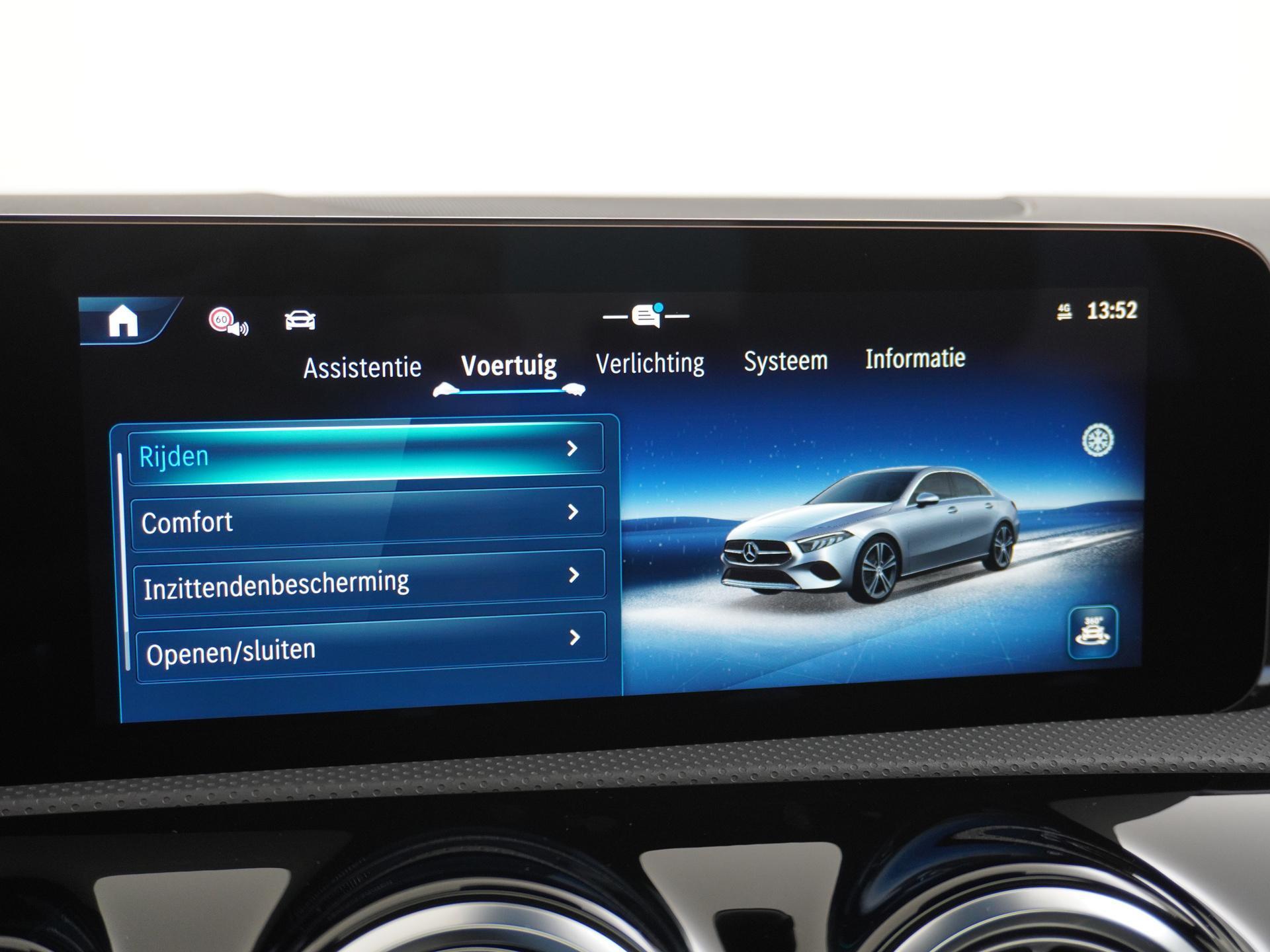 Mercedes-Benz A-klasse 180 Star Edition AMG Line 40