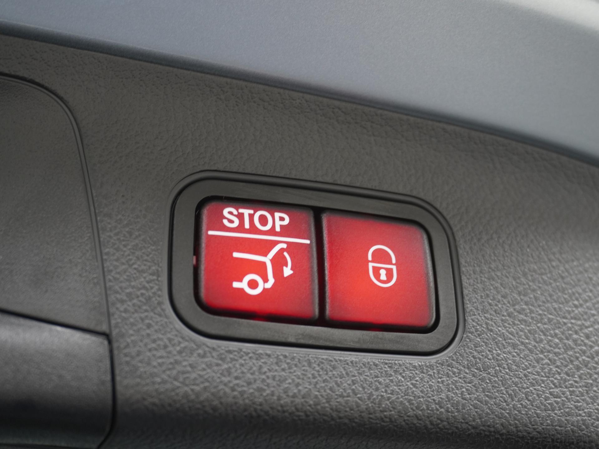 Mercedes-Benz EQA 250+ AMG Line 71 kWh Accu 17