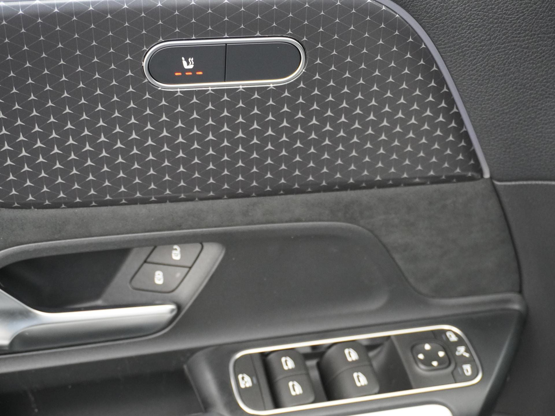 Mercedes-Benz EQA 250+ AMG Line 71 kWh Accu 21