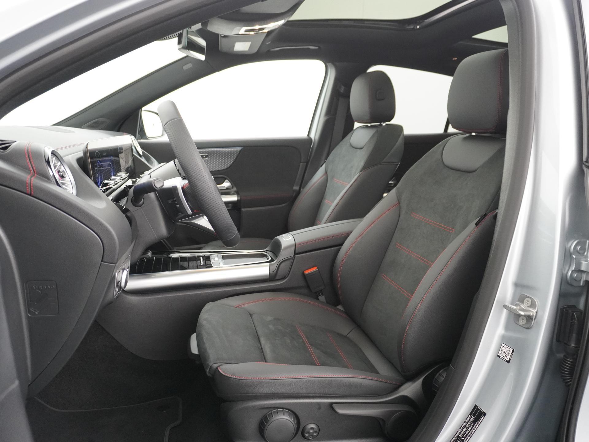 Mercedes-Benz EQA 250+ AMG Line 71 kWh Accu 22