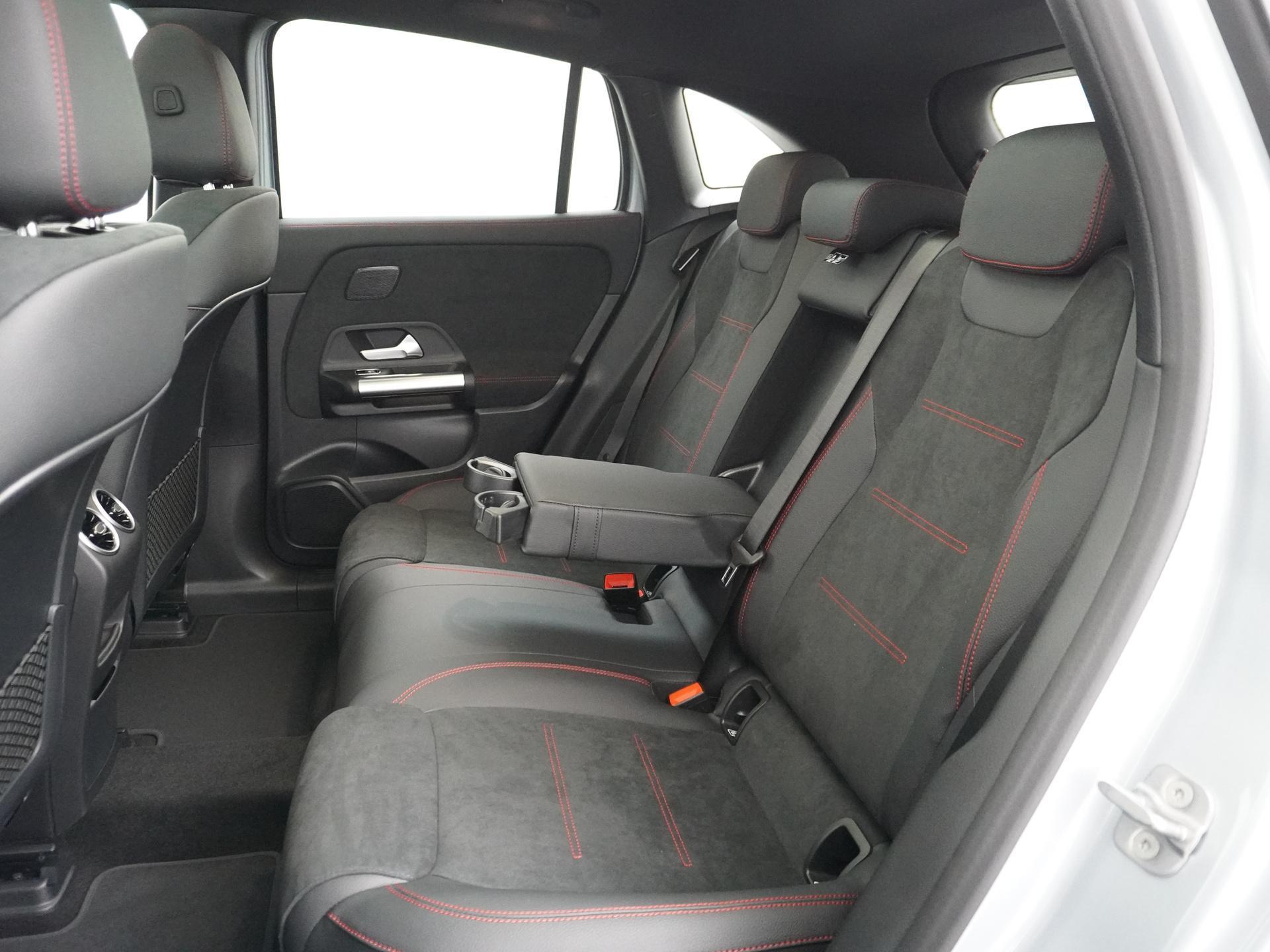 Mercedes-Benz EQA 250+ AMG Line 71 kWh Accu 25