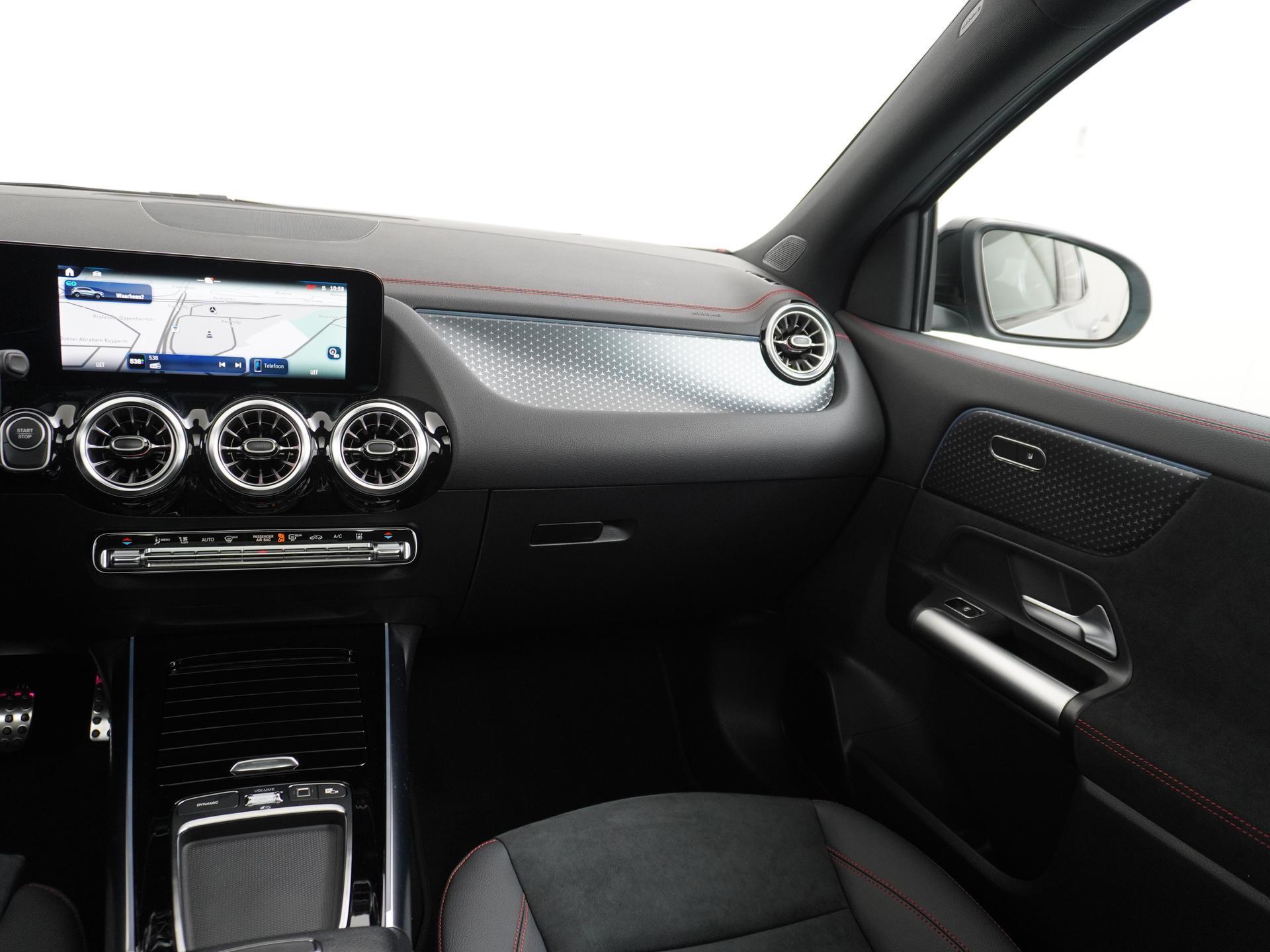 Mercedes-Benz EQA 250+ AMG Line 71 kWh Accu 27