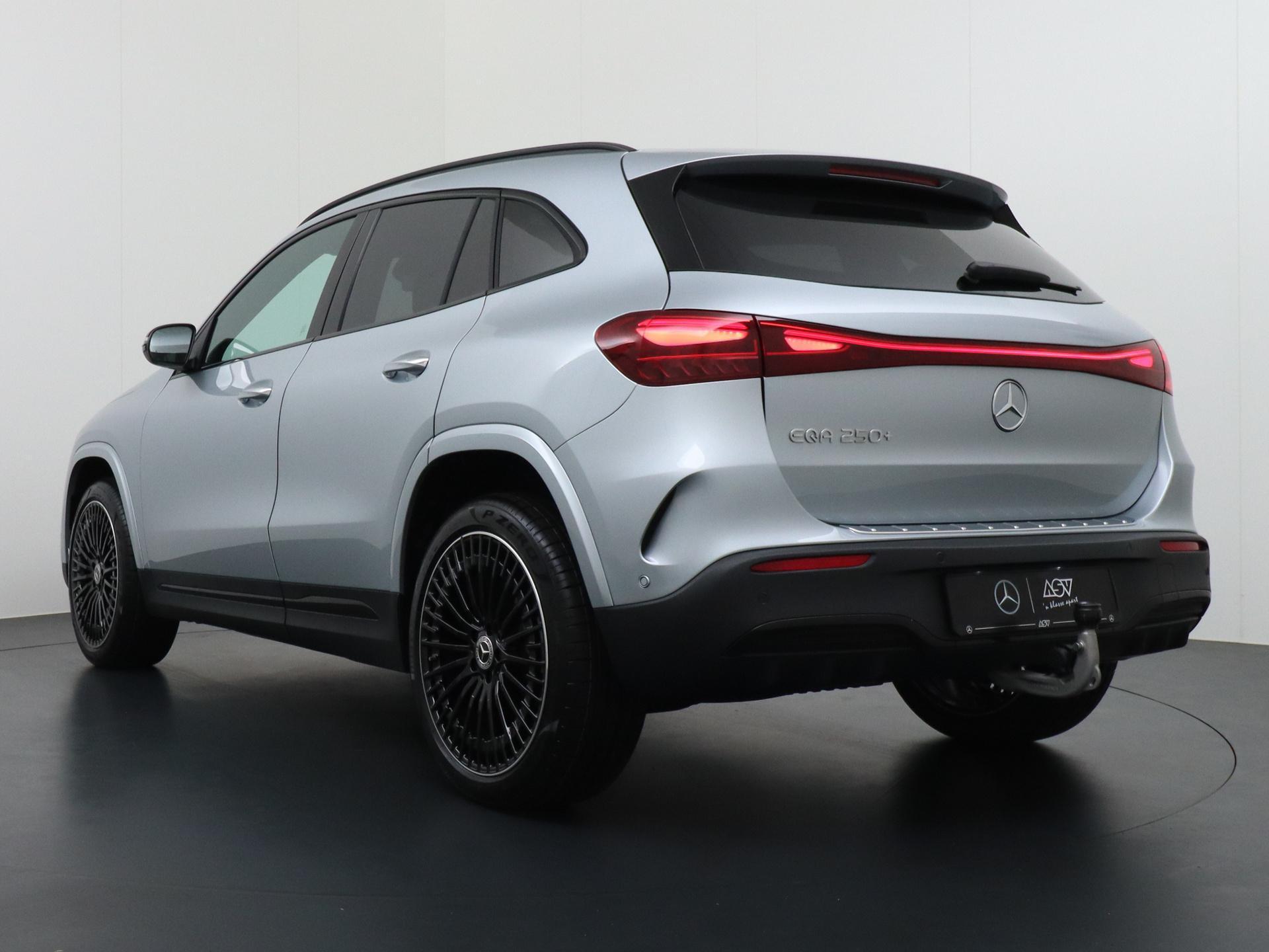 Mercedes-Benz EQA 250+ AMG Line 71 kWh Accu 4