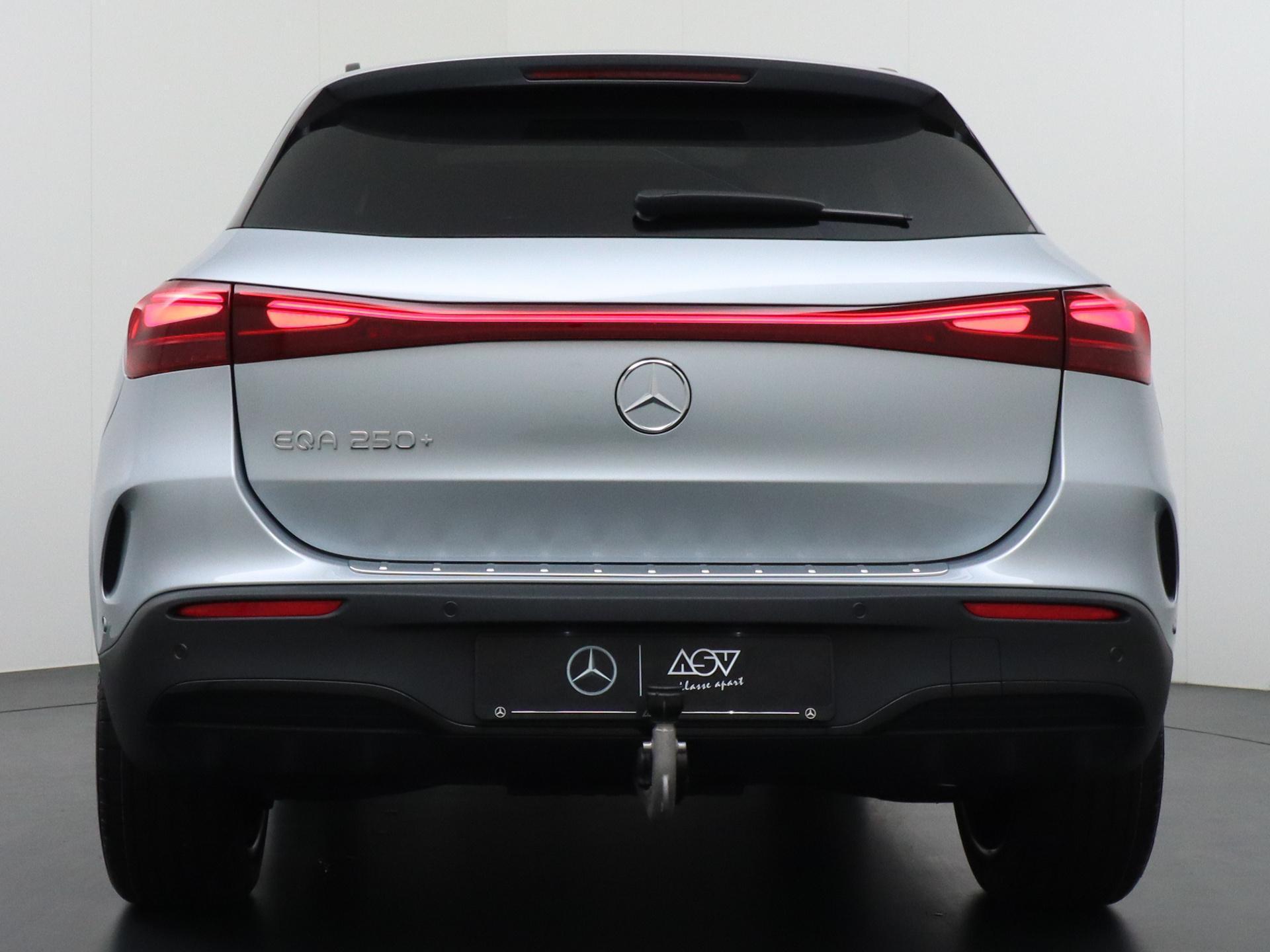Mercedes-Benz EQA 250+ AMG Line 71 kWh Accu 6
