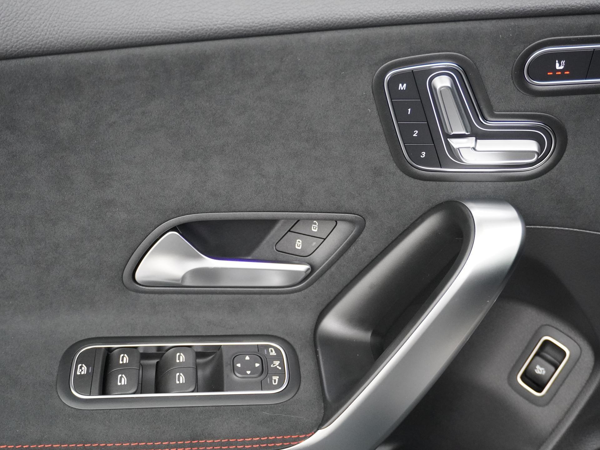 Mercedes-Benz A-Klasse 180 Star Edition AMG Line 10