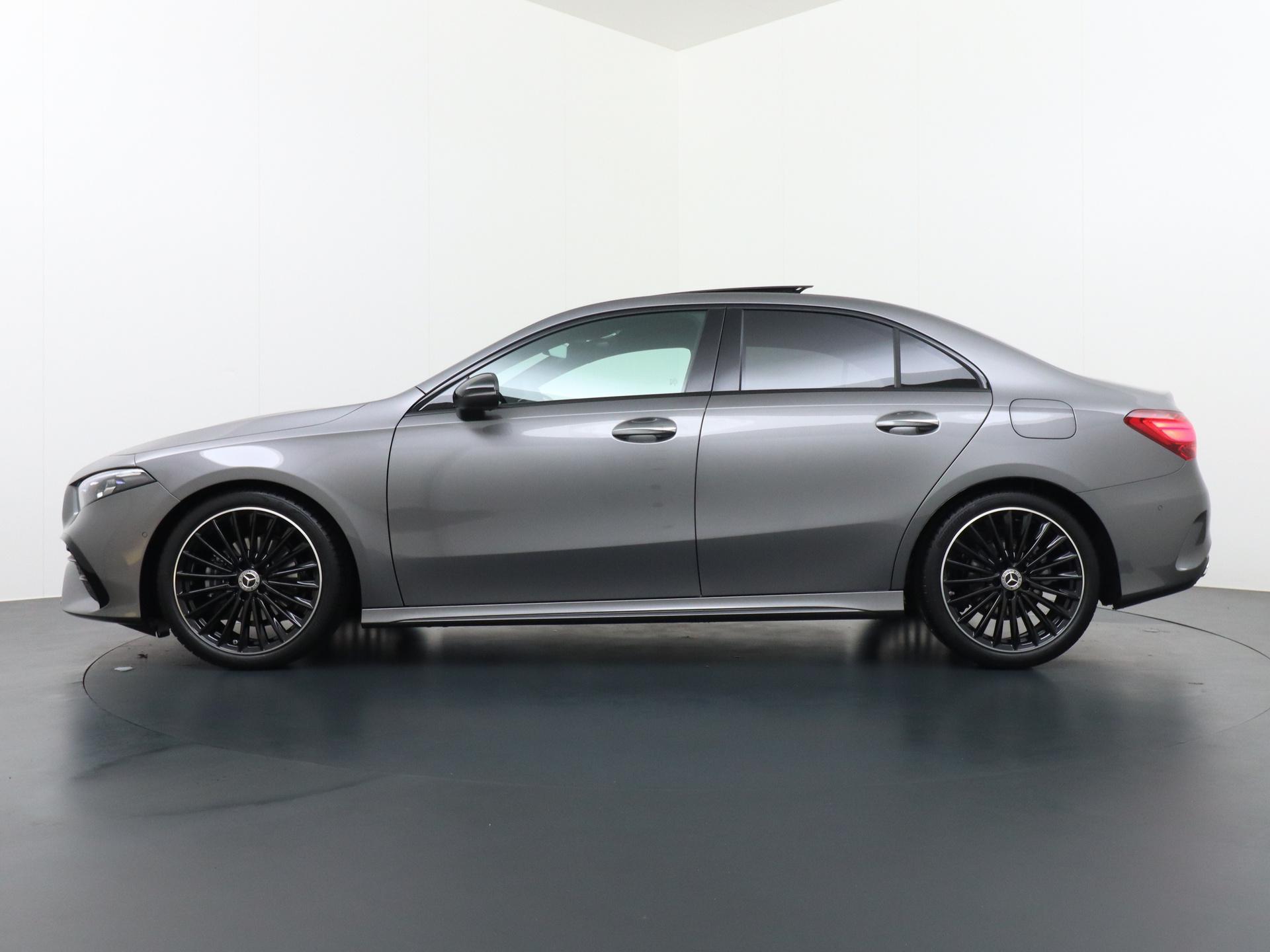 Mercedes-Benz A-Klasse 180 Star Edition AMG Line 2